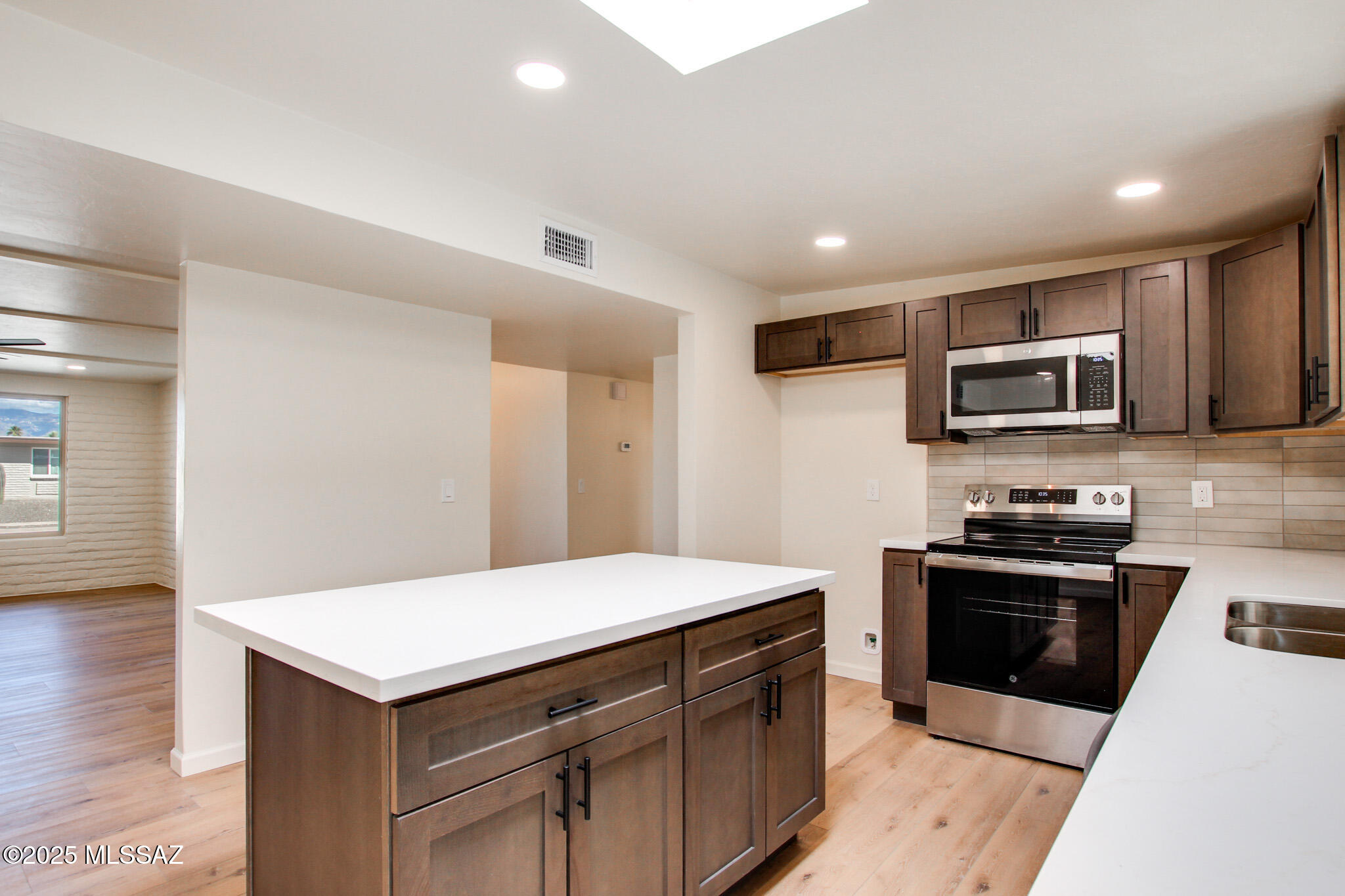 8418 E Rolling Ridge Street