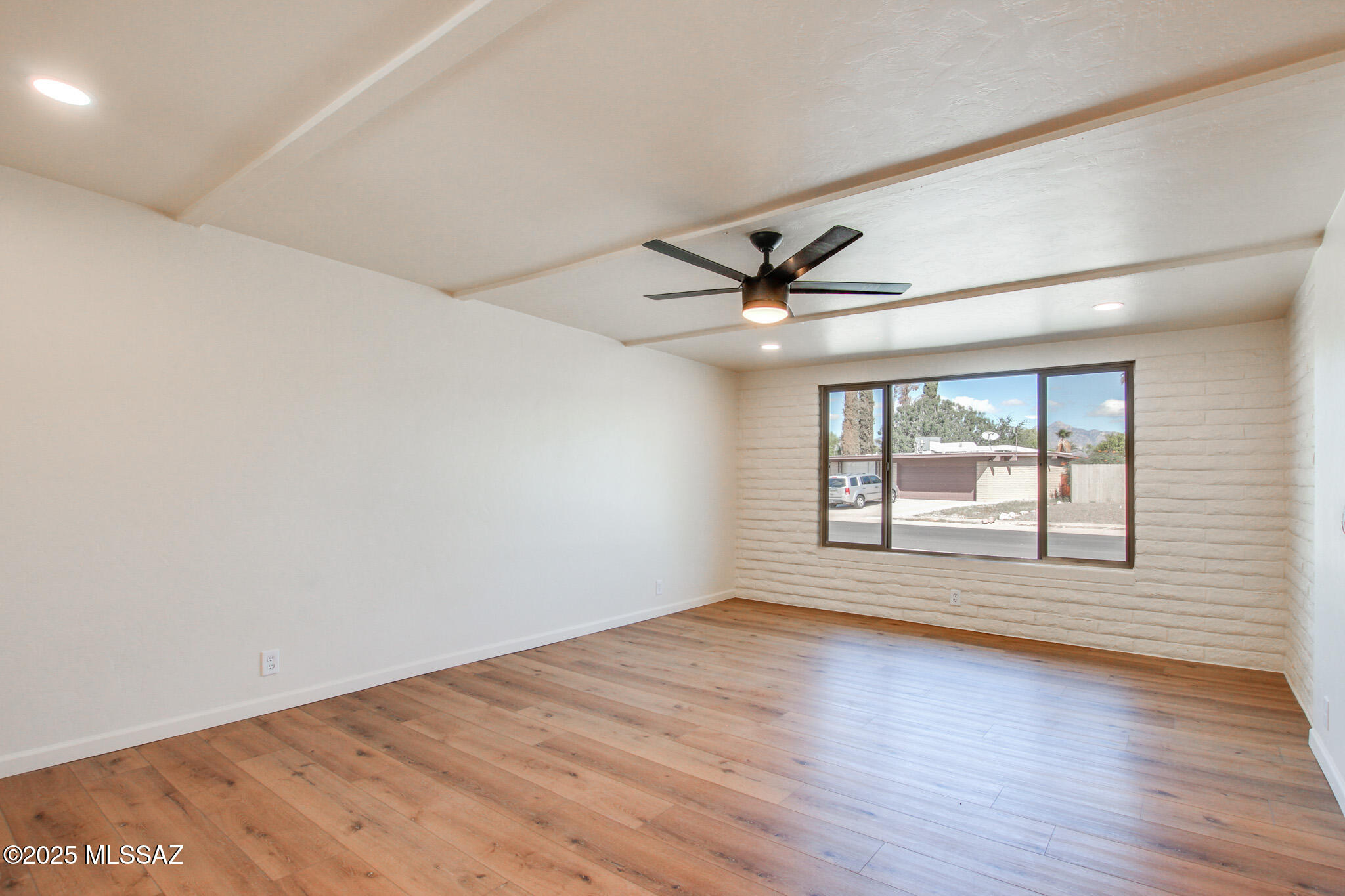 8418 E Rolling Ridge Street