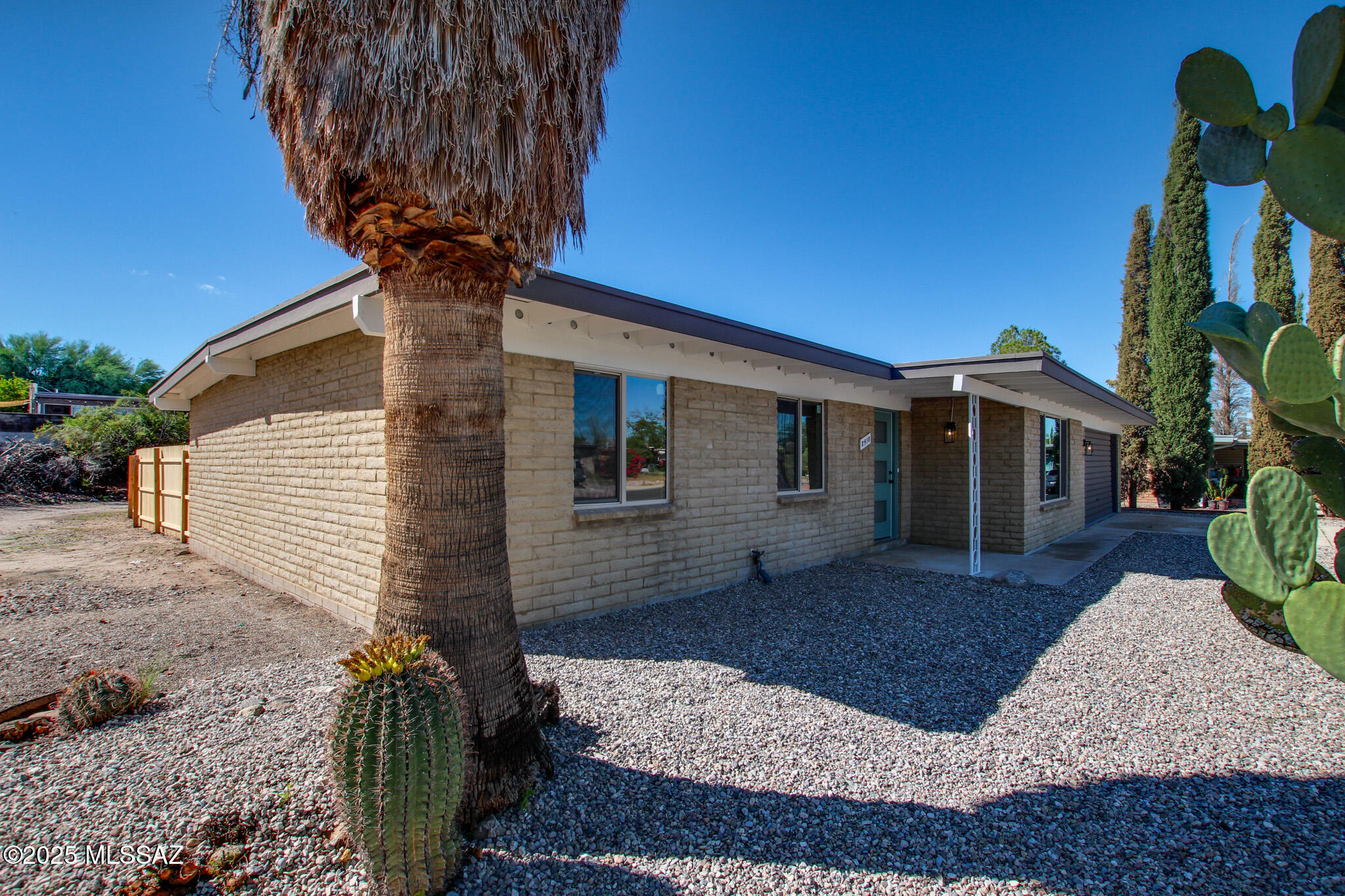 8418 E Rolling Ridge Street