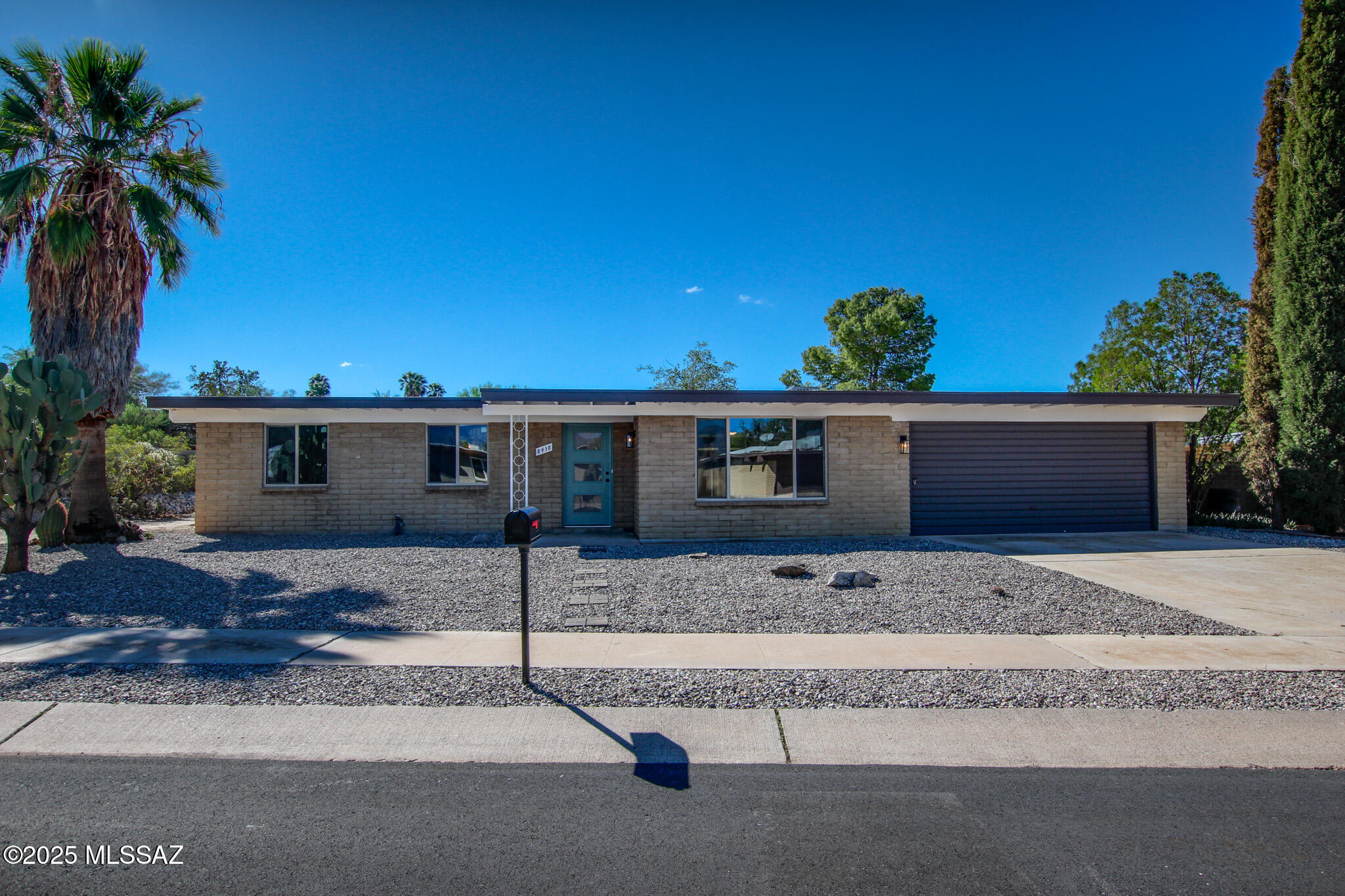 8418 E Rolling Ridge Street