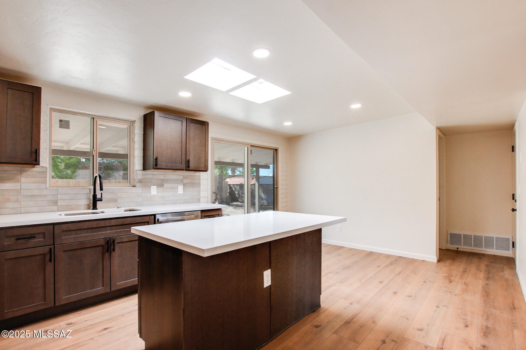 8418 E Rolling Ridge Street