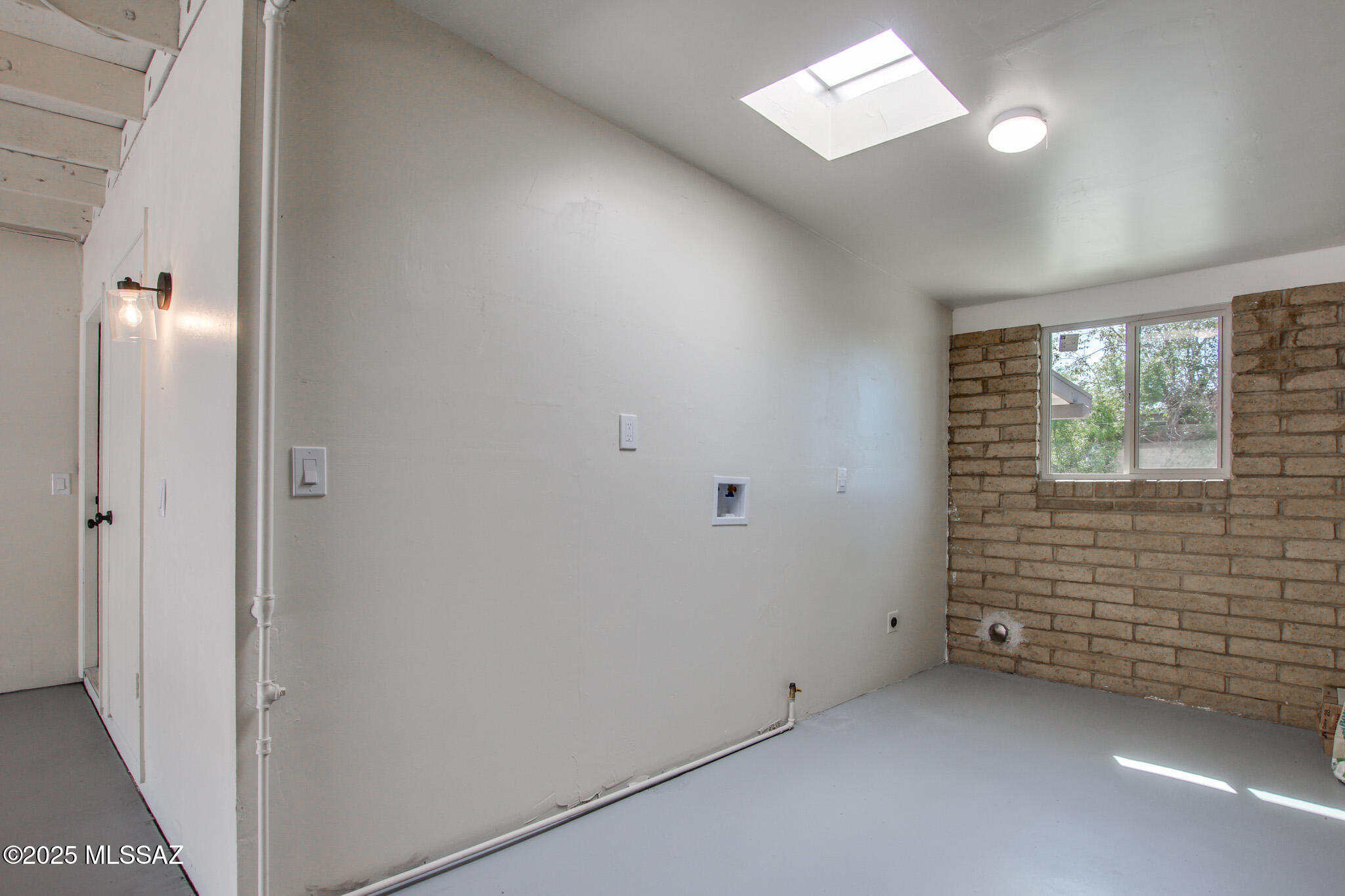 8418 E Rolling Ridge Street