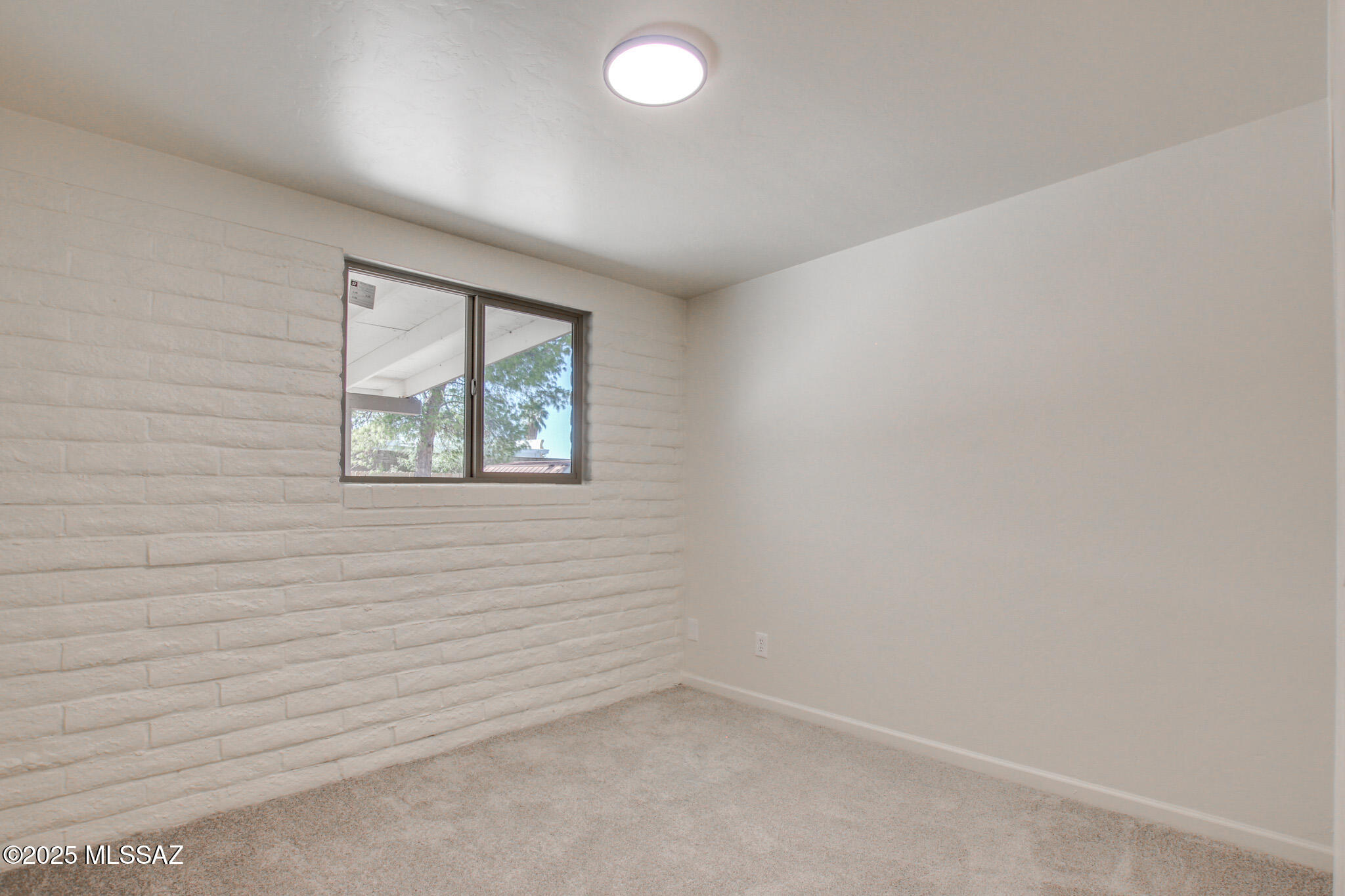 8418 E Rolling Ridge Street