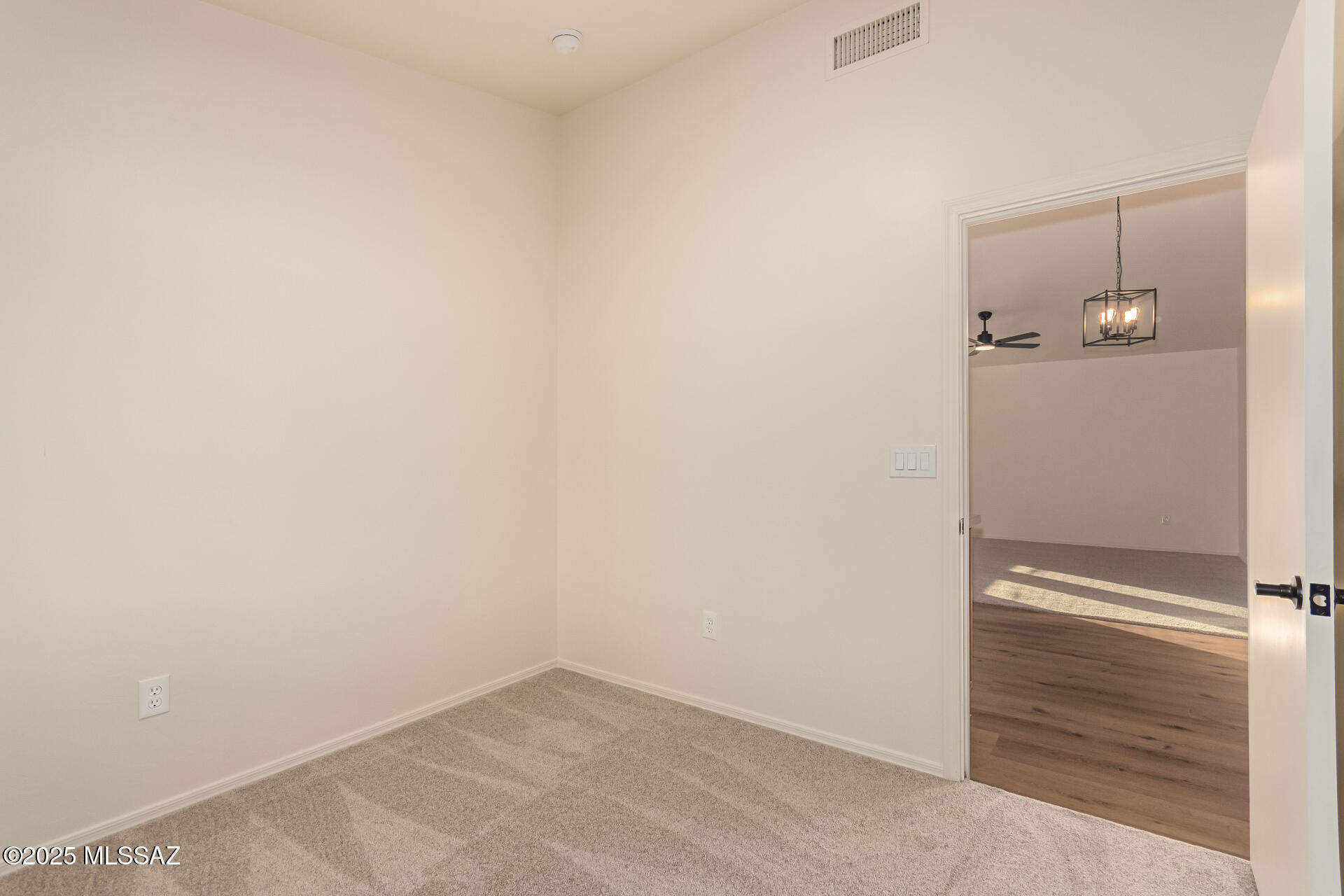 7739 S Lions Spring Way