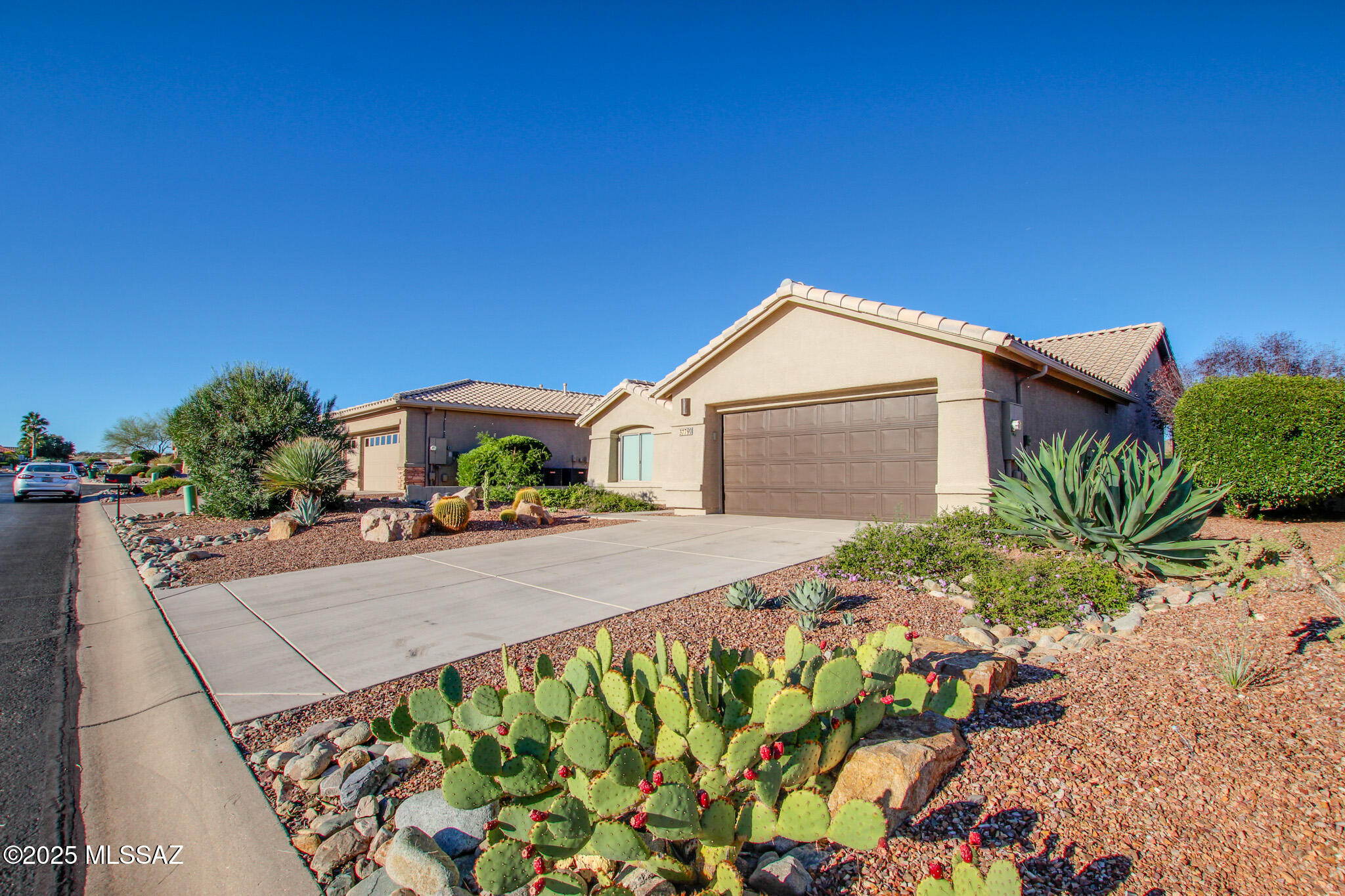 37790 S Desert Bluff Drive