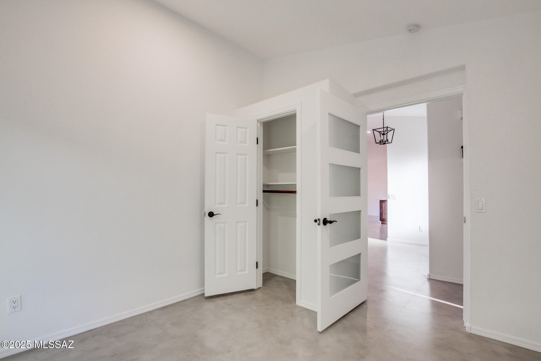 37790 S Desert Bluff Drive