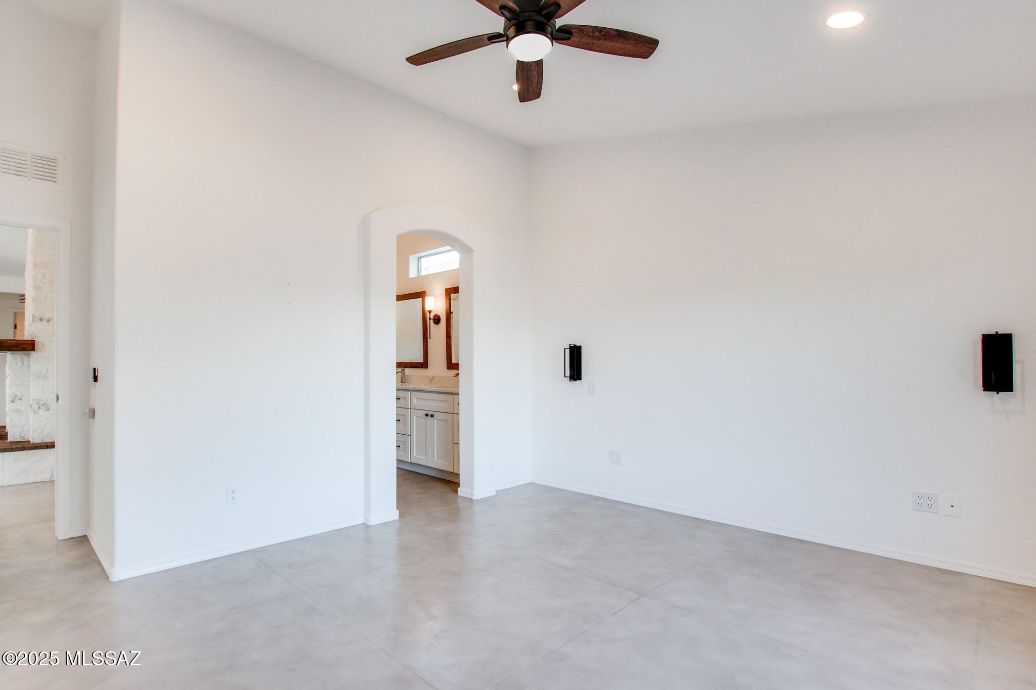 37790 S Desert Bluff Drive