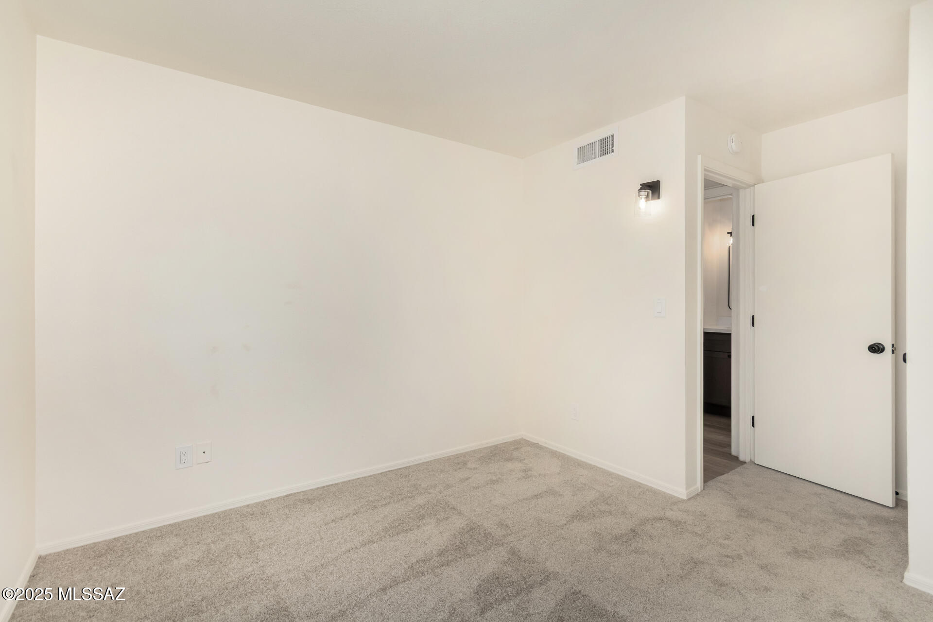 8494 N Winchester Creek Drive