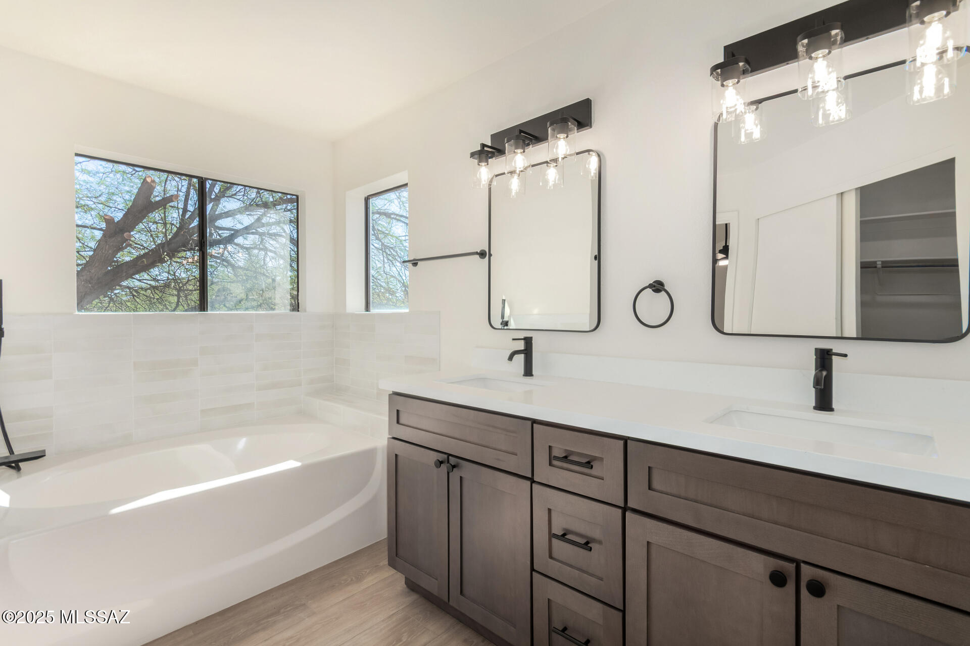 8494 N Winchester Creek Drive