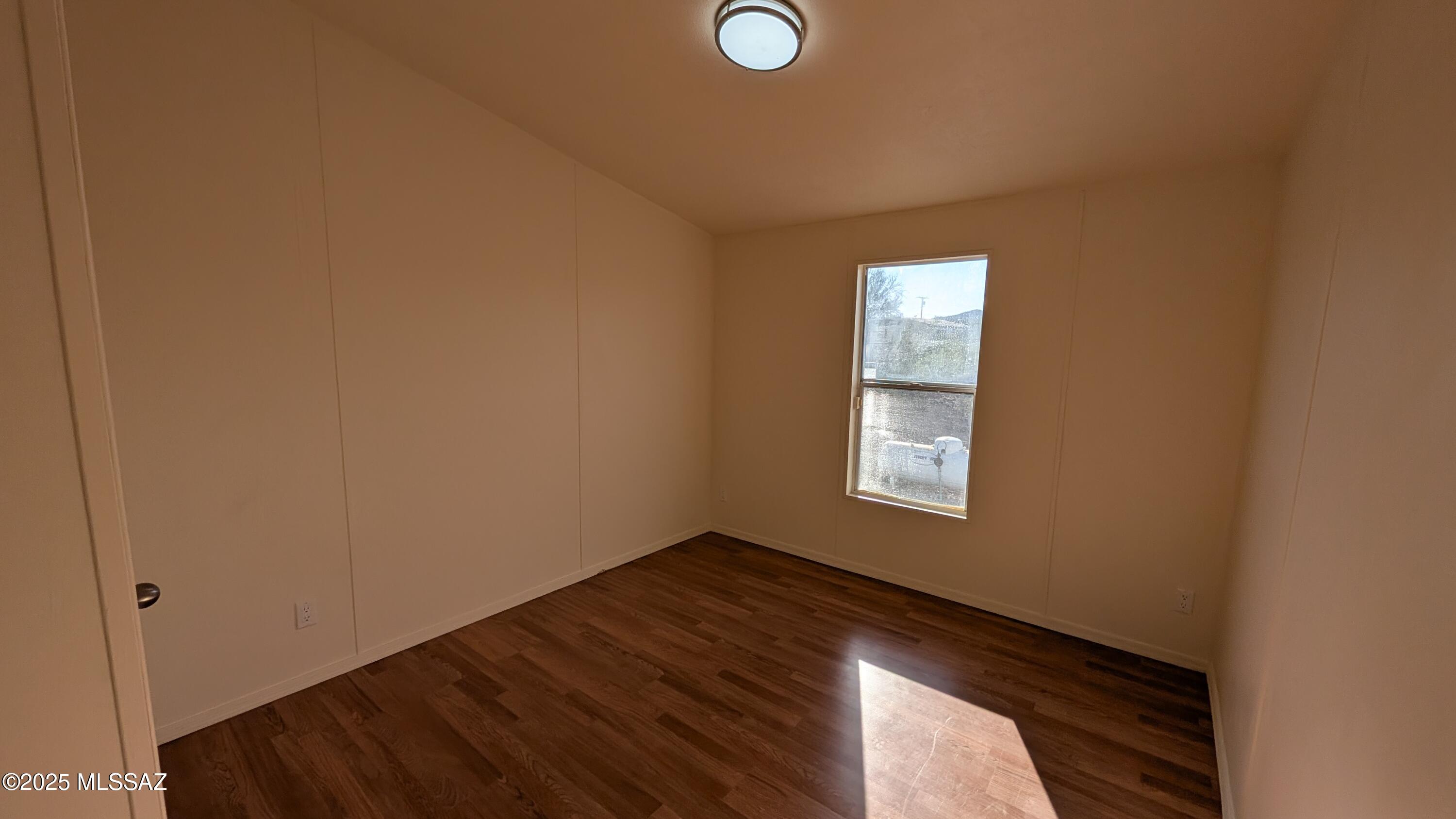 2614 S Thrasher Avenue