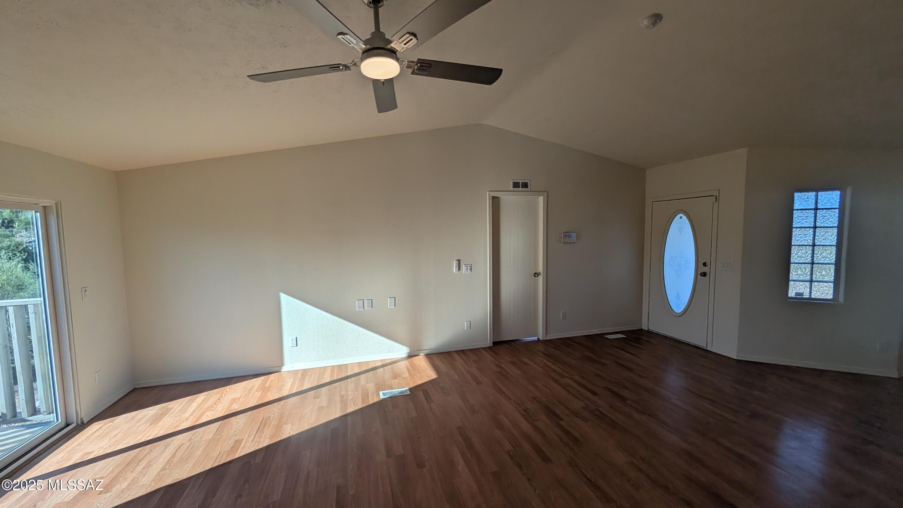 2614 S Thrasher Avenue