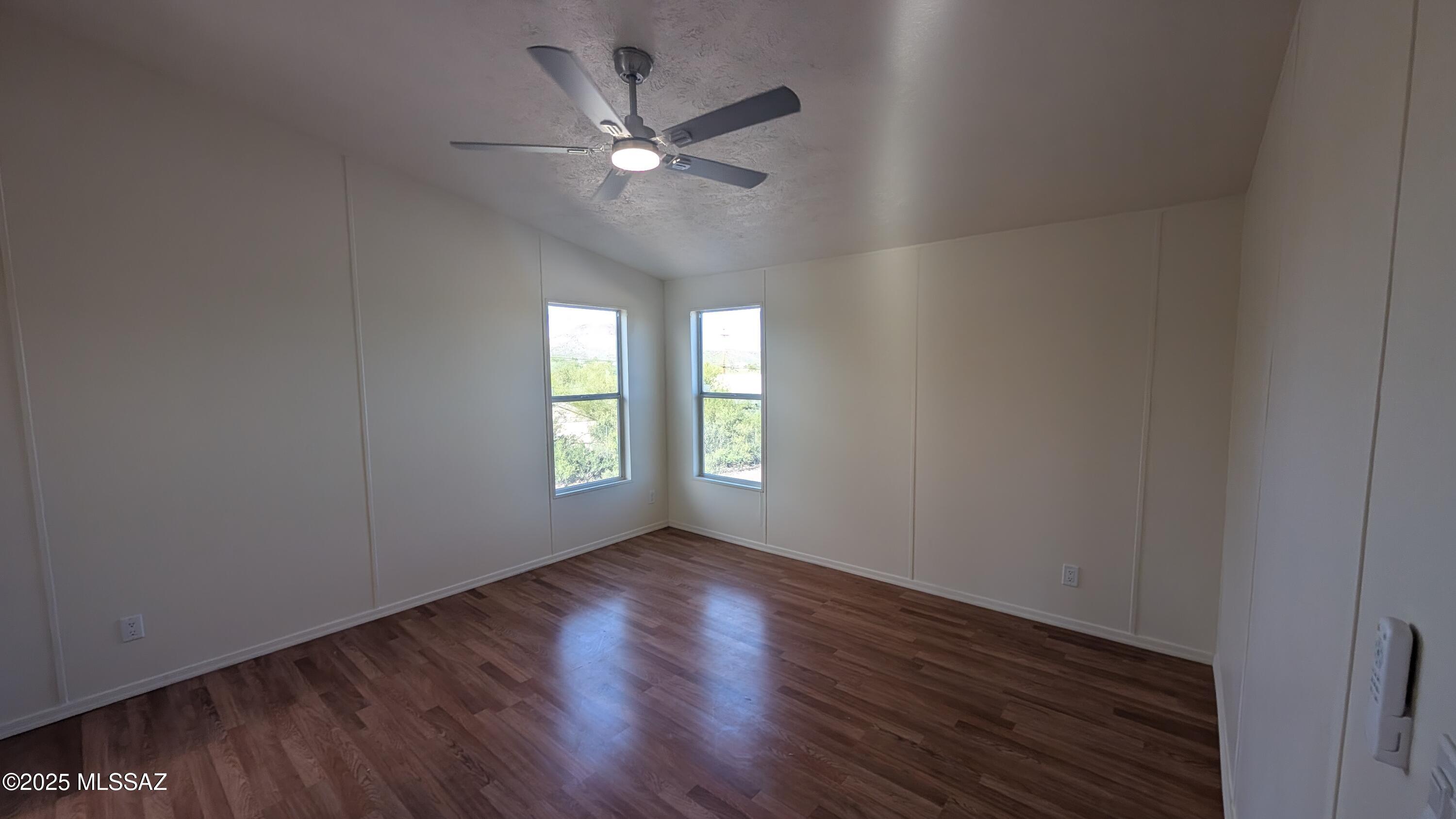 2614 S Thrasher Avenue