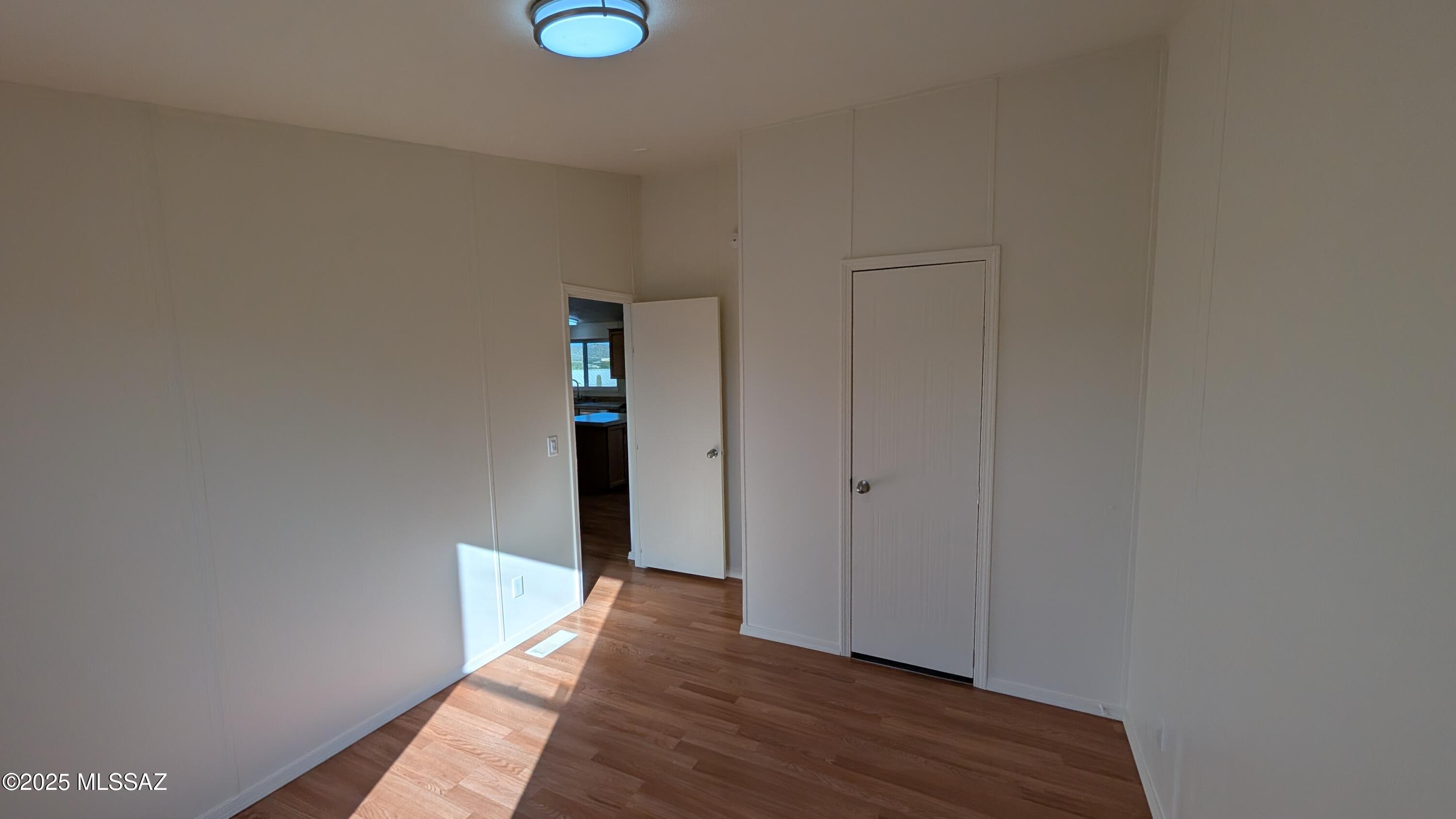 2614 S Thrasher Avenue