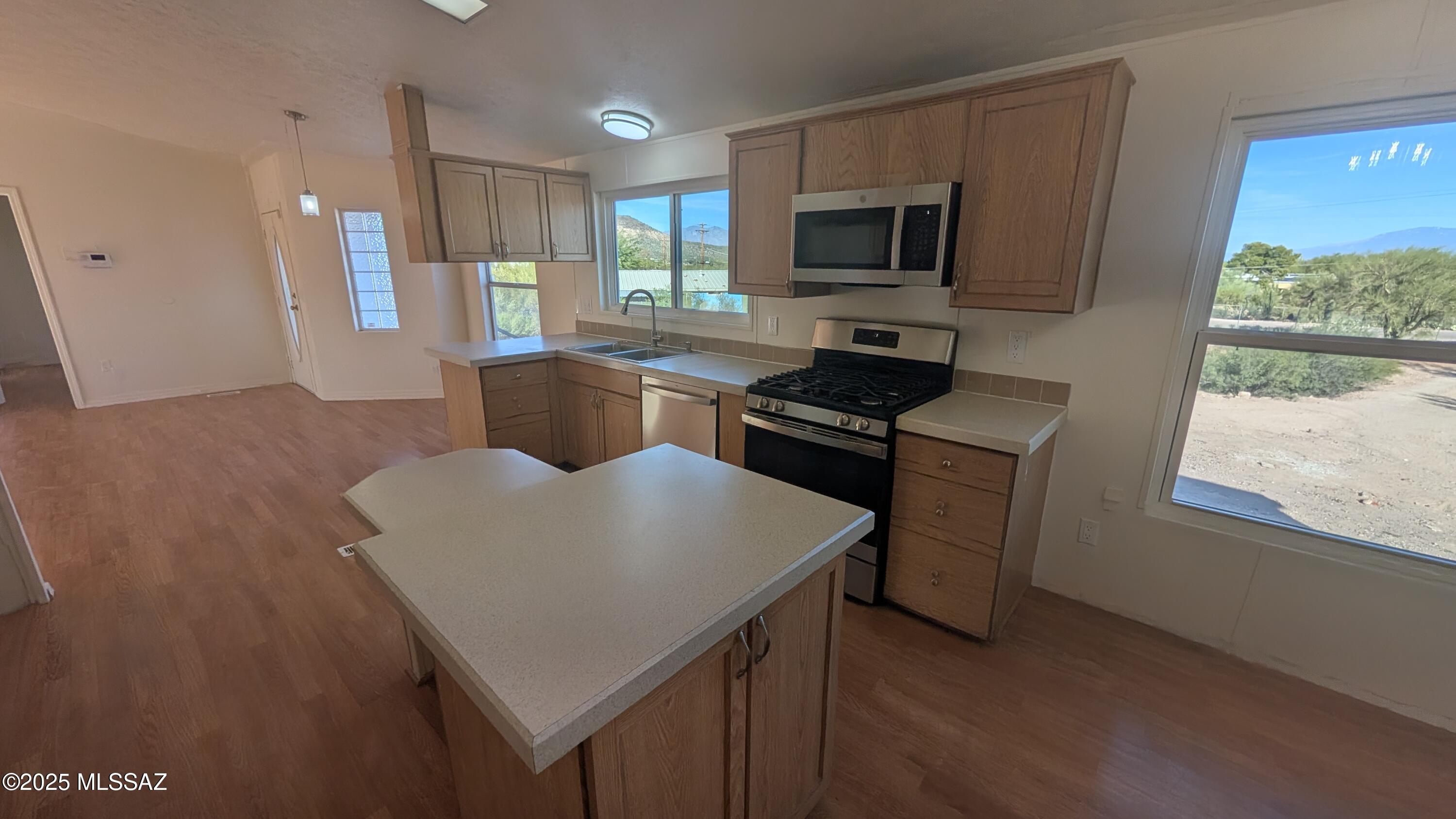 2614 S Thrasher Avenue