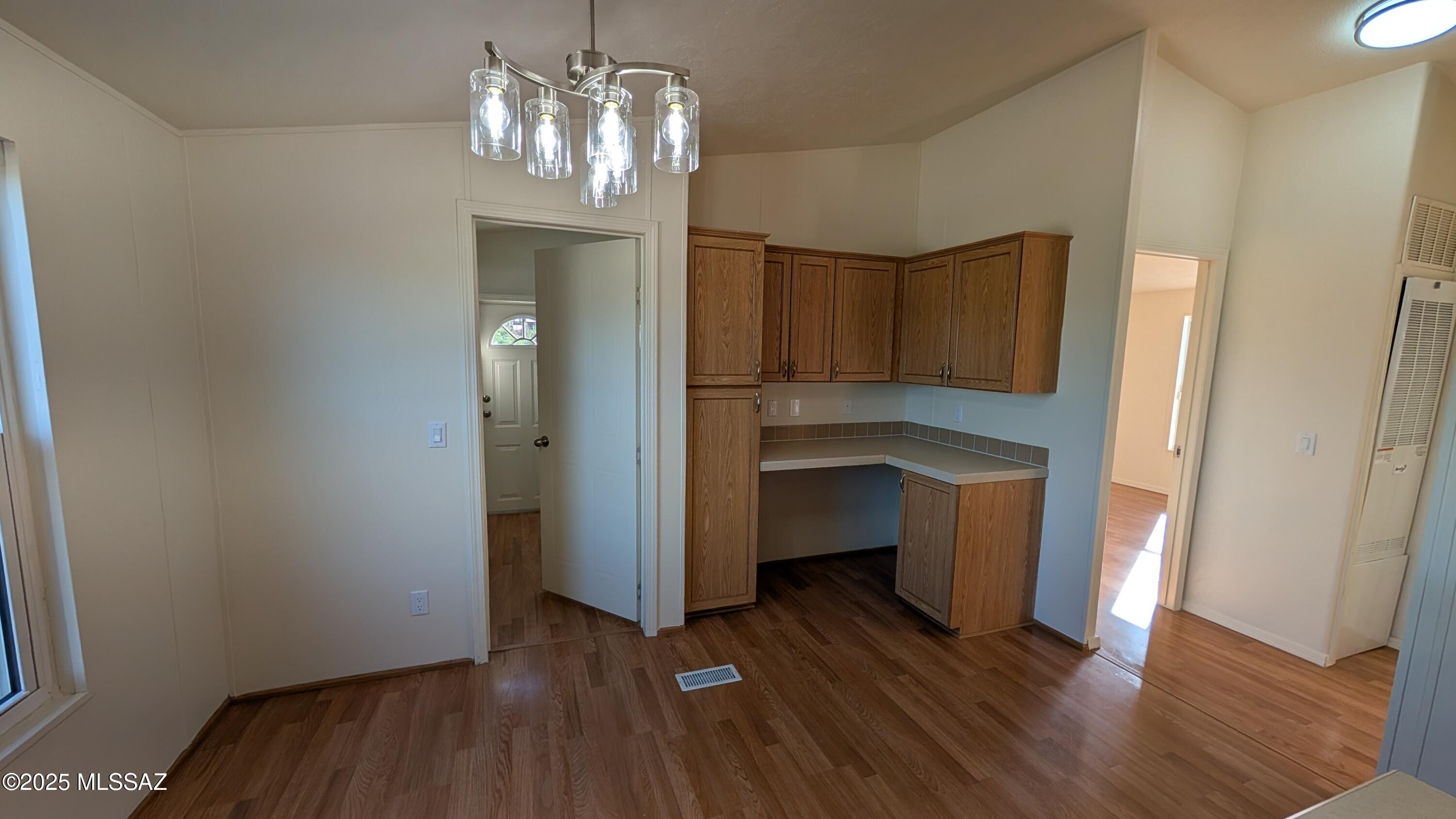 2614 S Thrasher Avenue