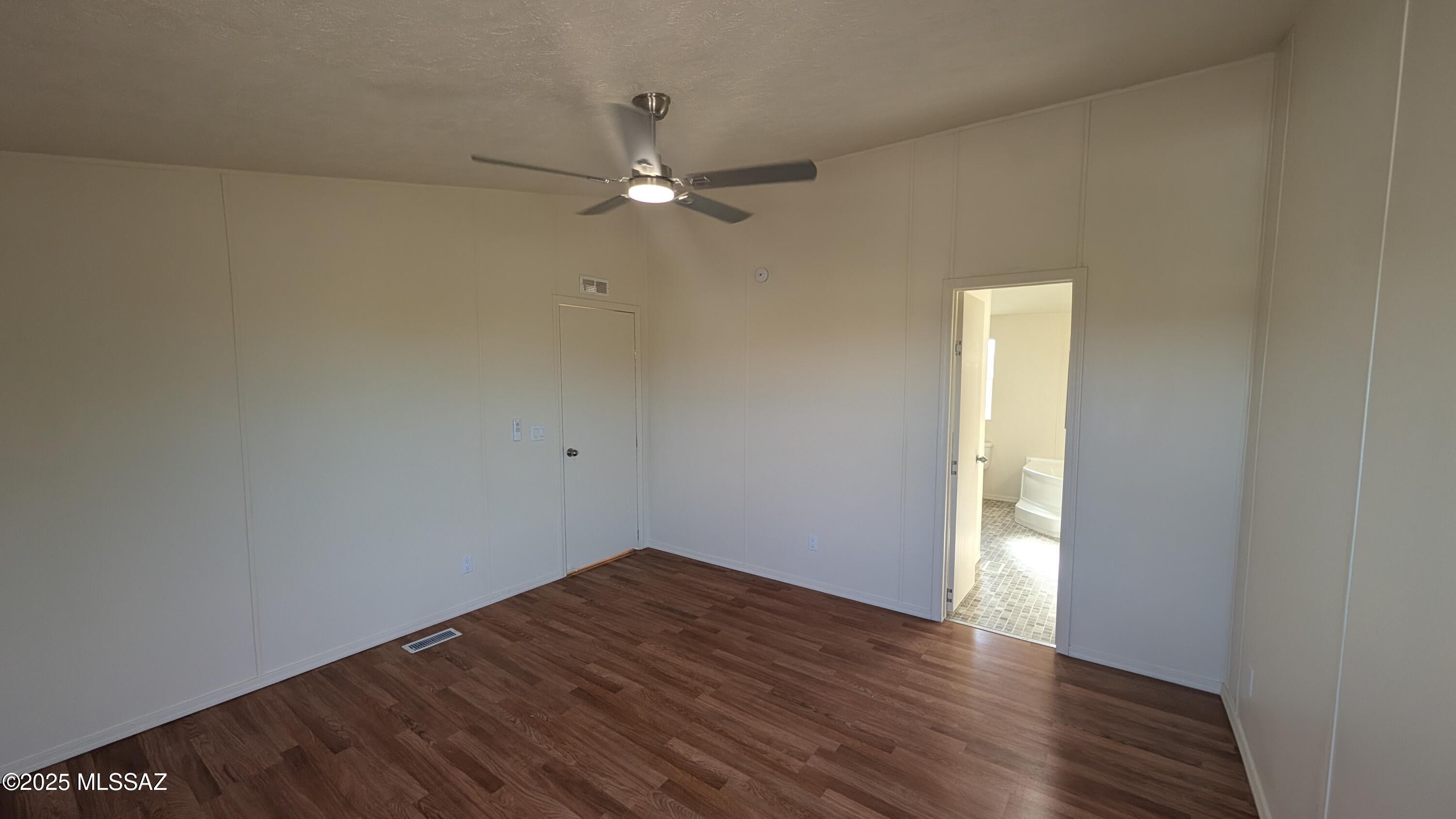 2614 S Thrasher Avenue