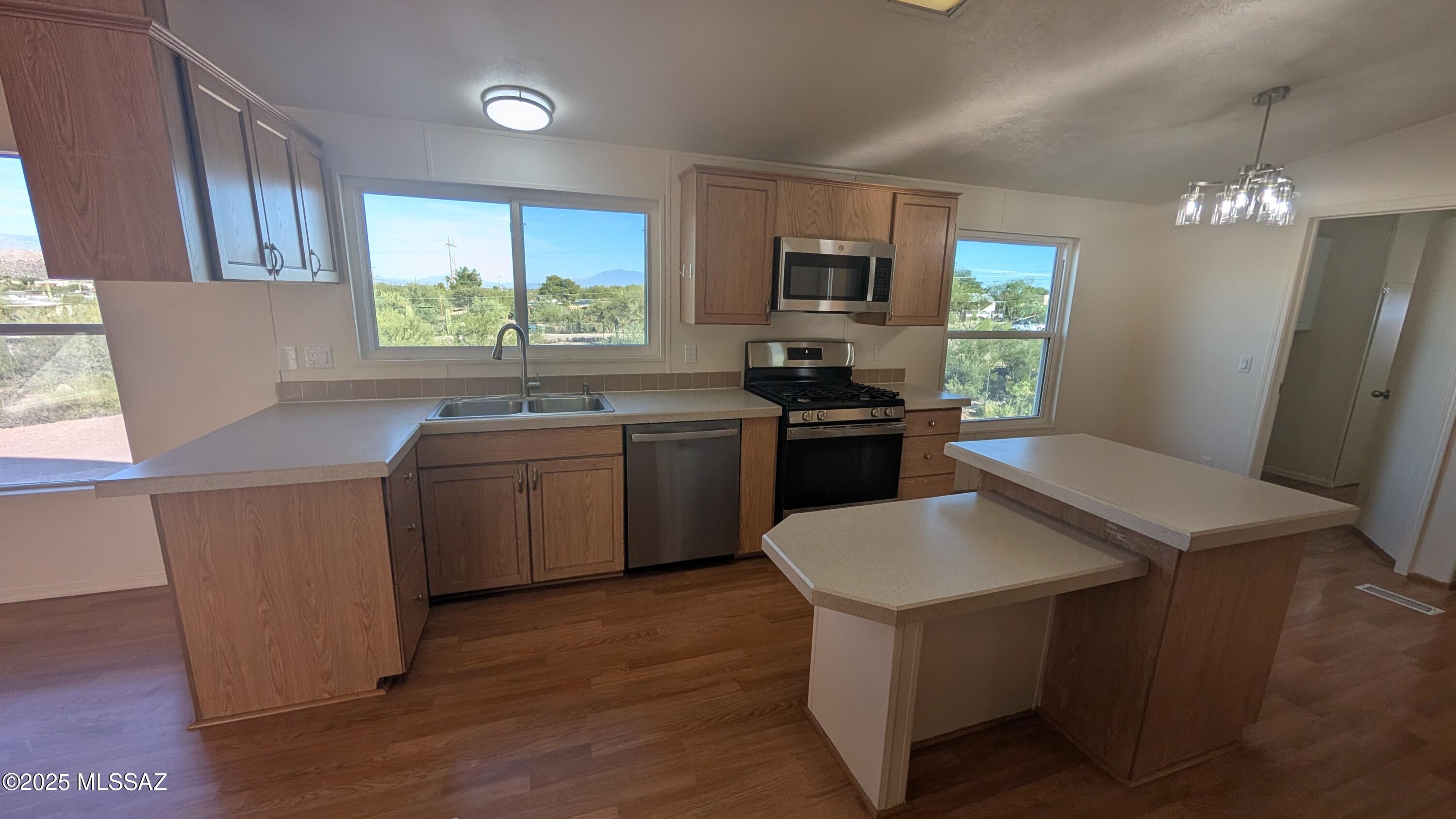 2614 S Thrasher Avenue