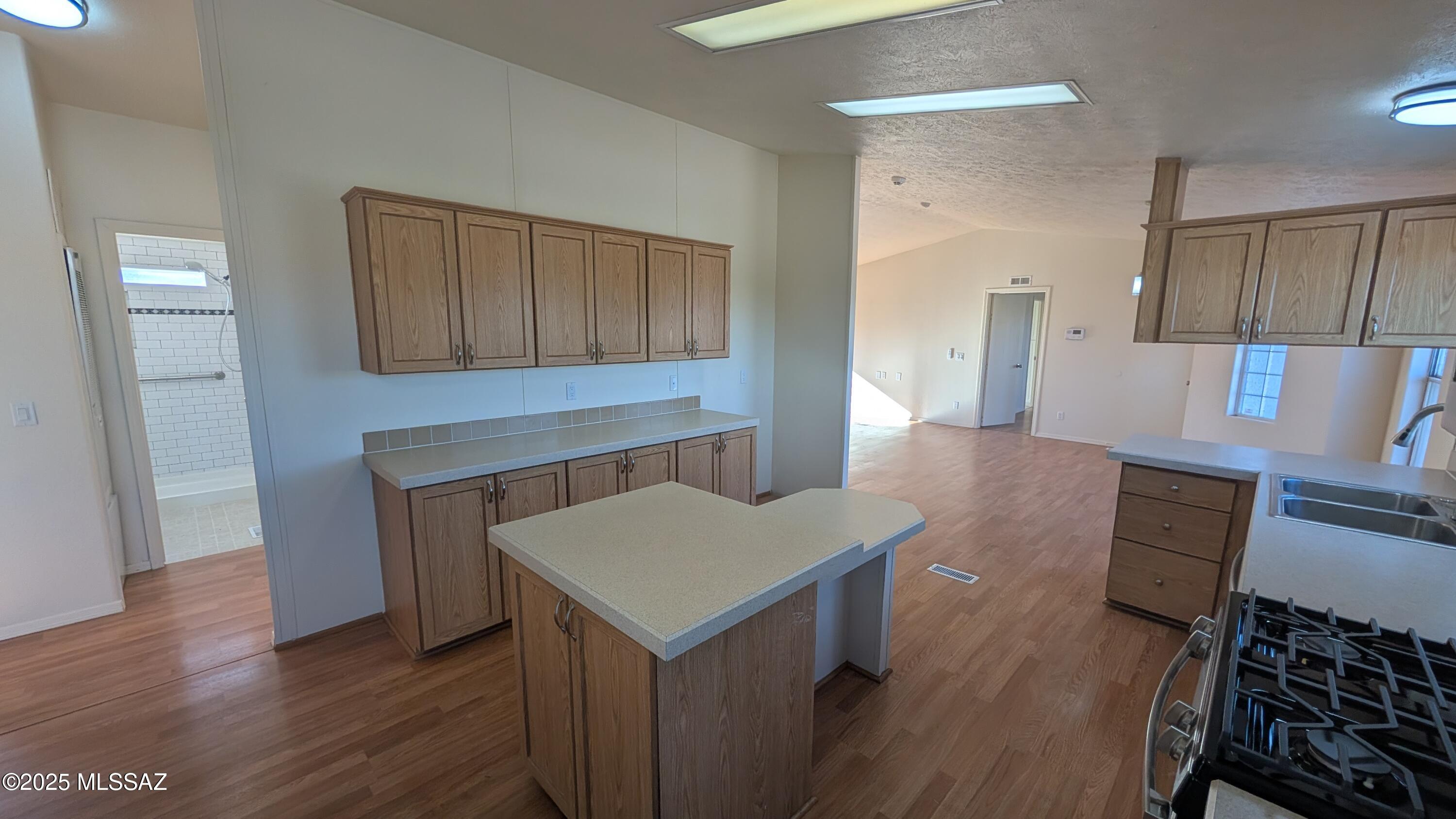 2614 S Thrasher Avenue