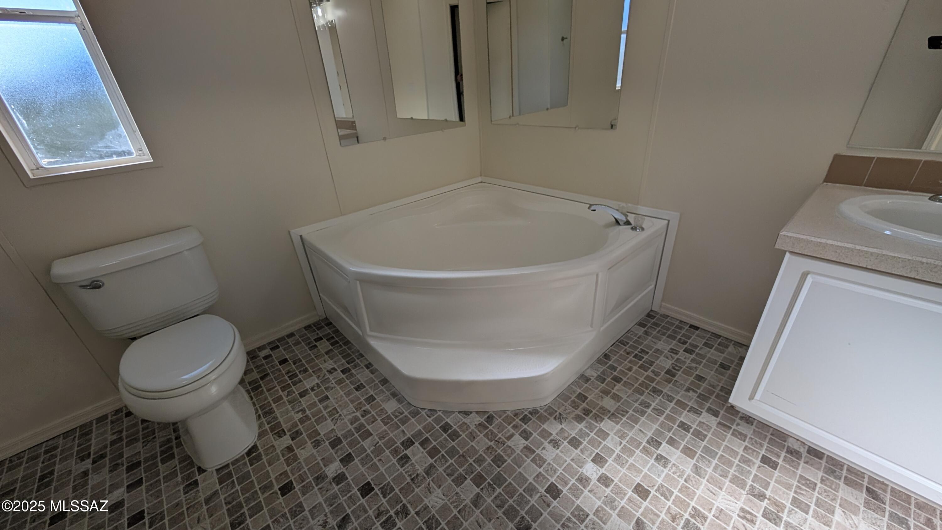 2614 S Thrasher Avenue