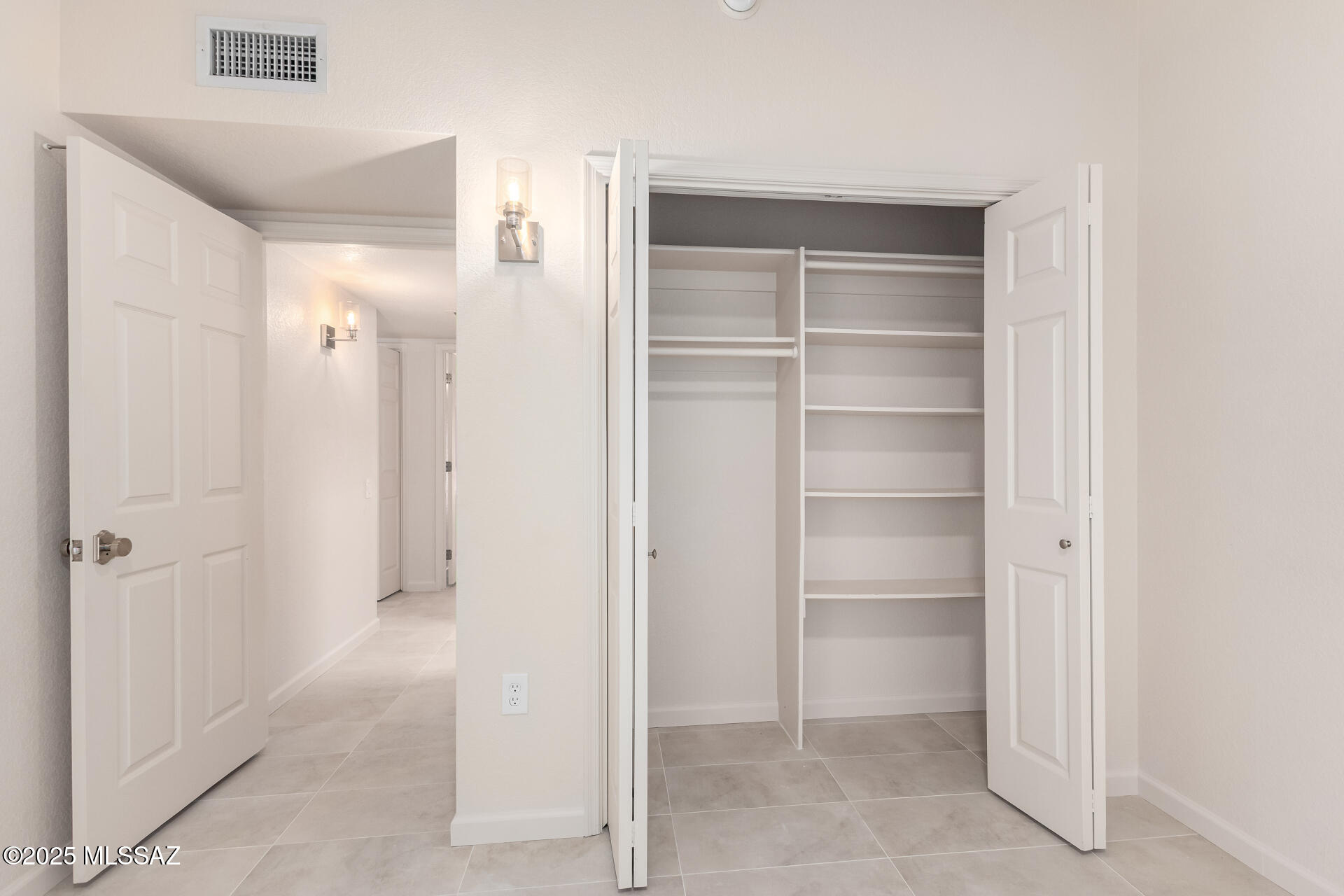 3808 S Via Del Reyecuelo