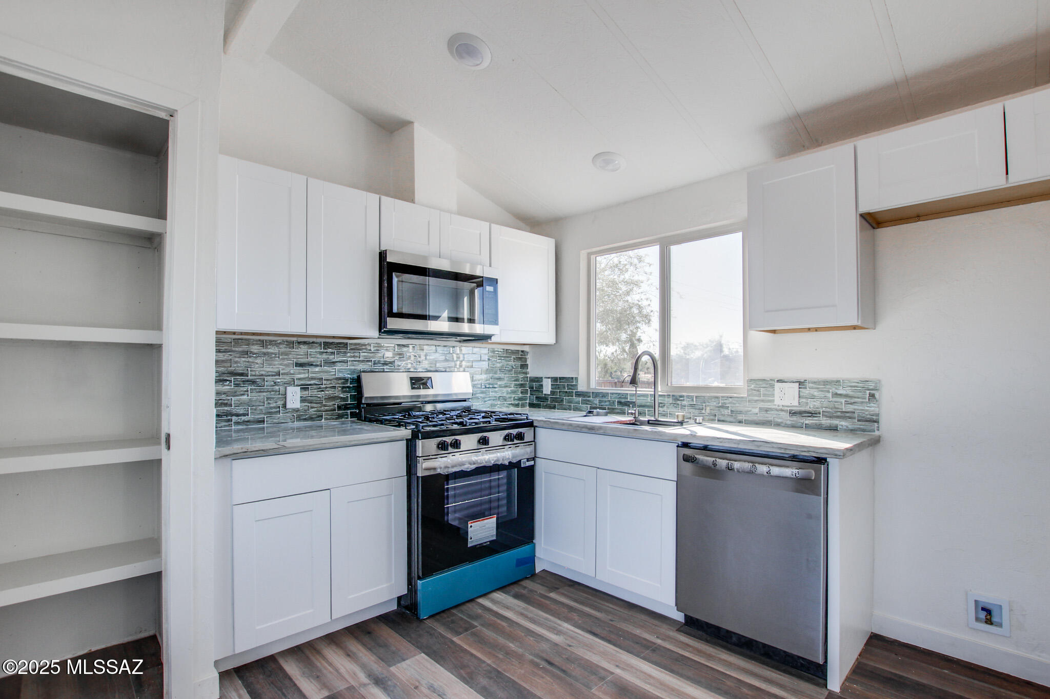 16220 W Sandy Street