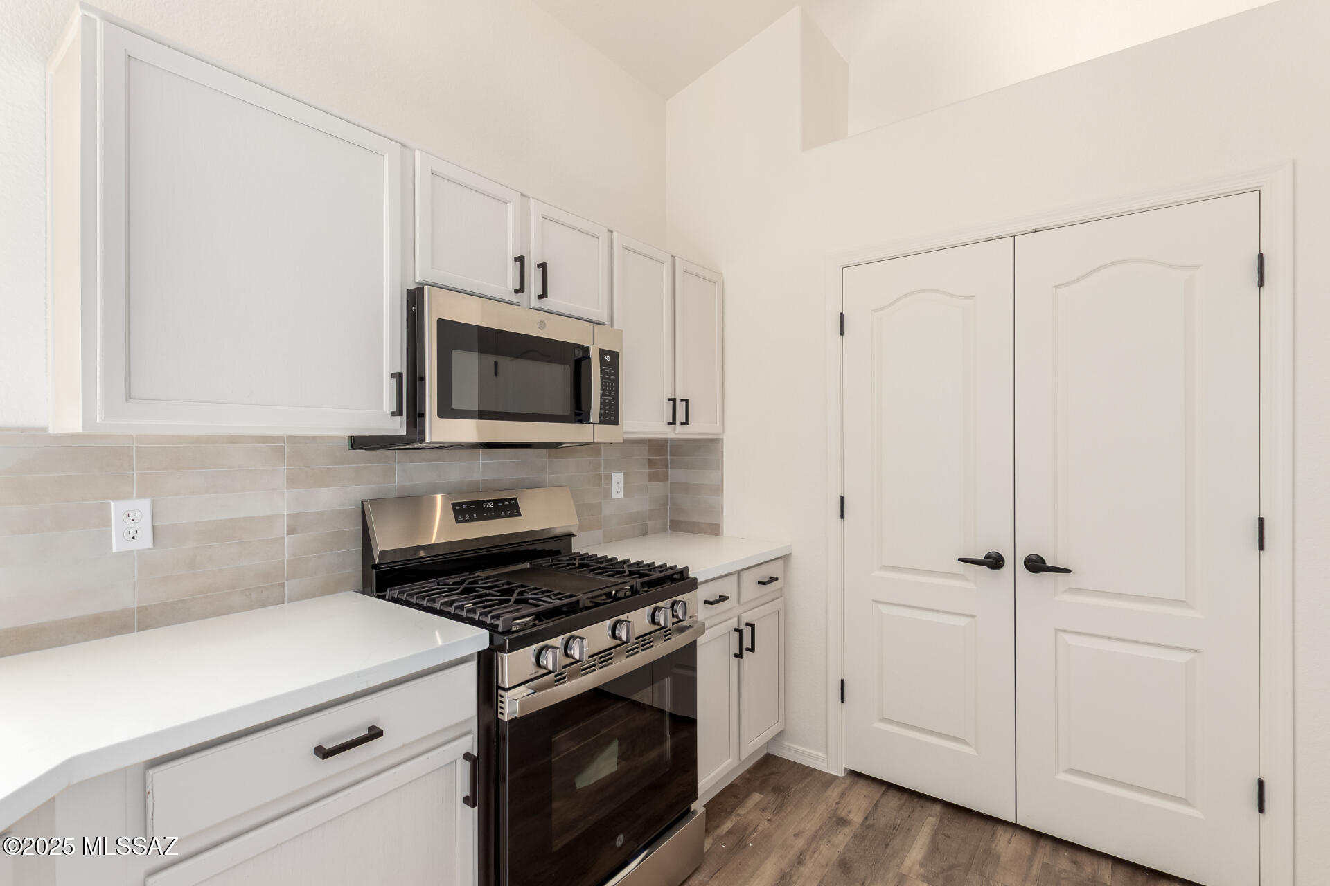 8695 N Sunnyvale Drive