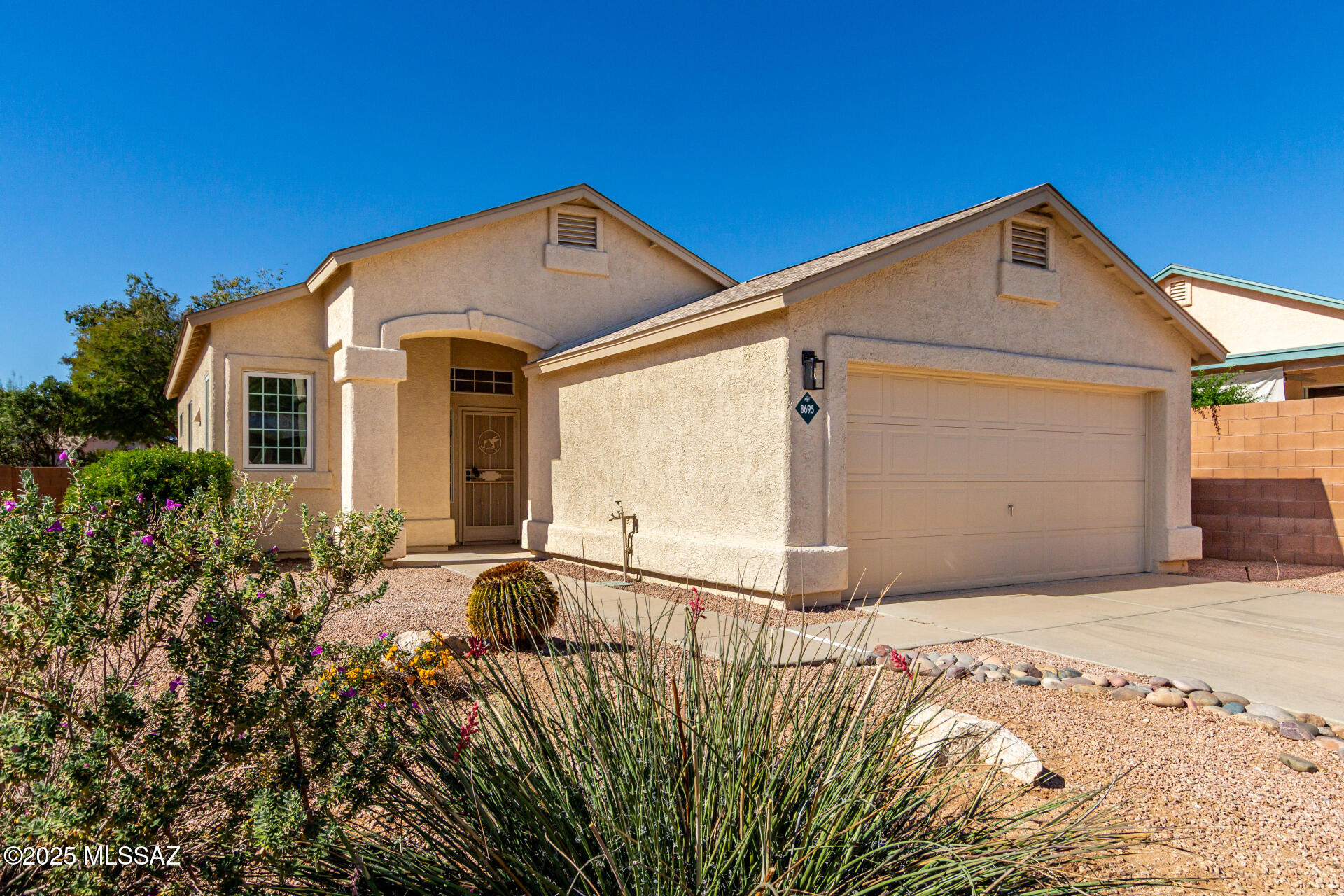 8695 N Sunnyvale Drive