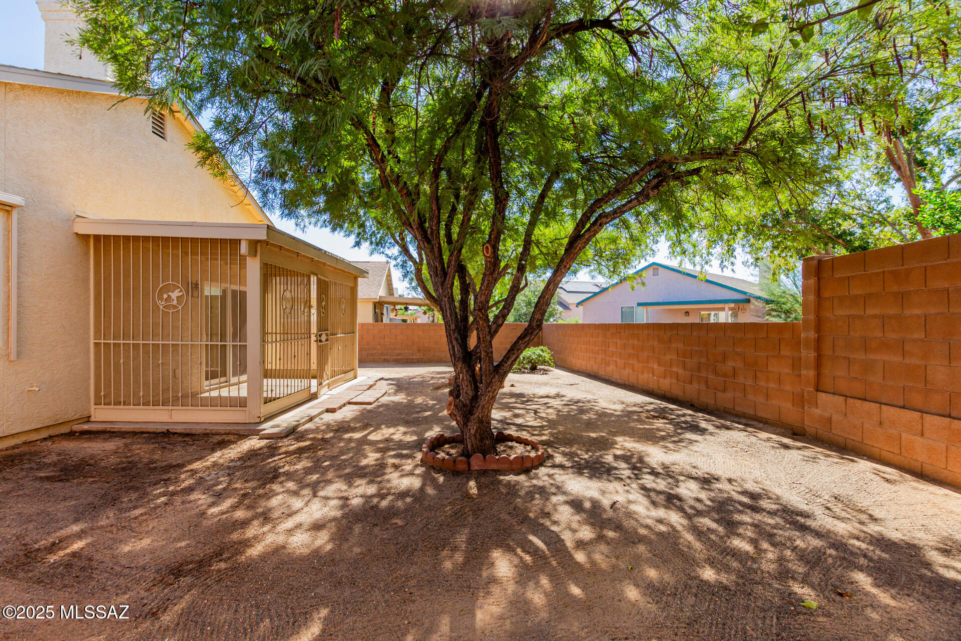 8695 N Sunnyvale Drive