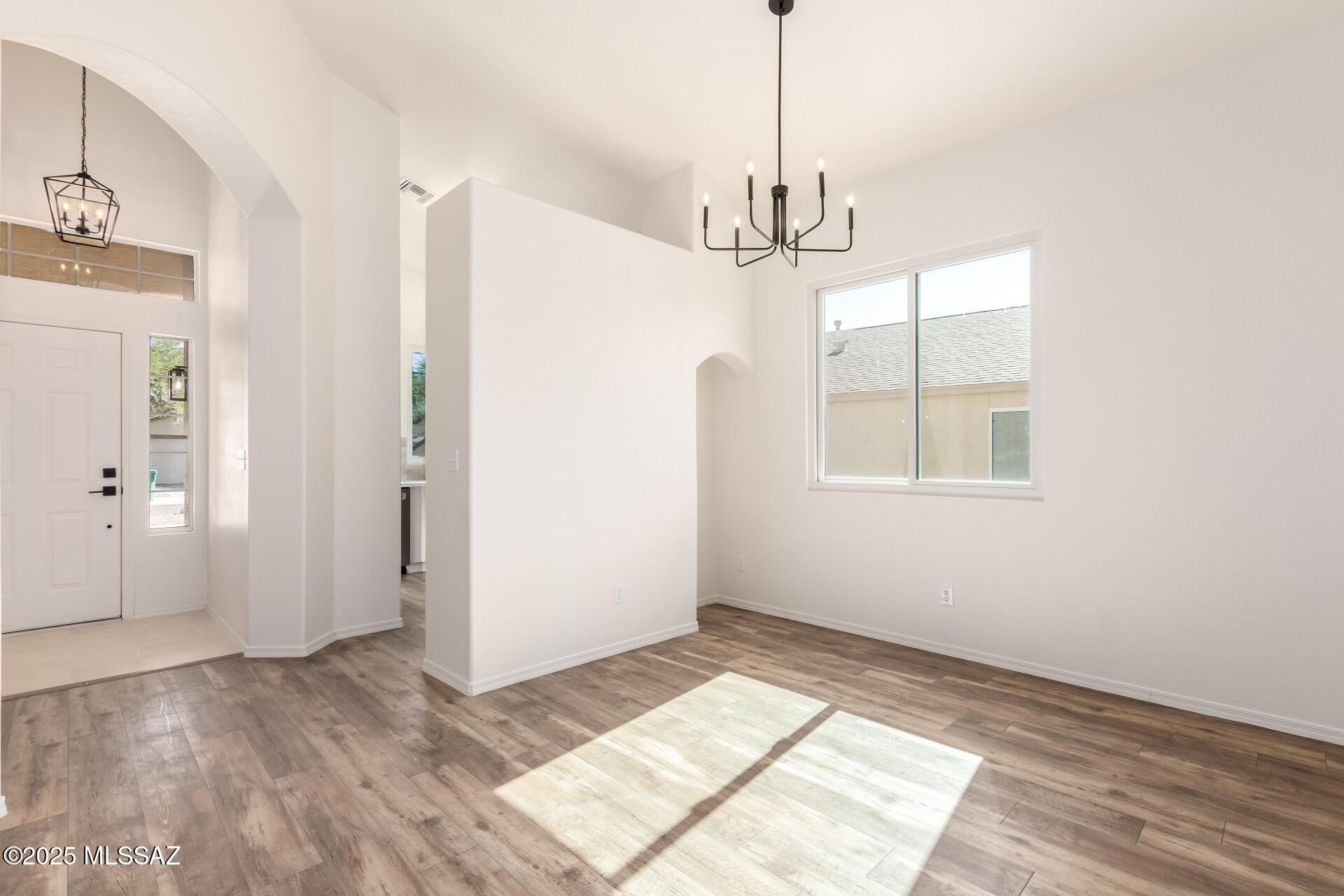 8695 N Sunnyvale Drive