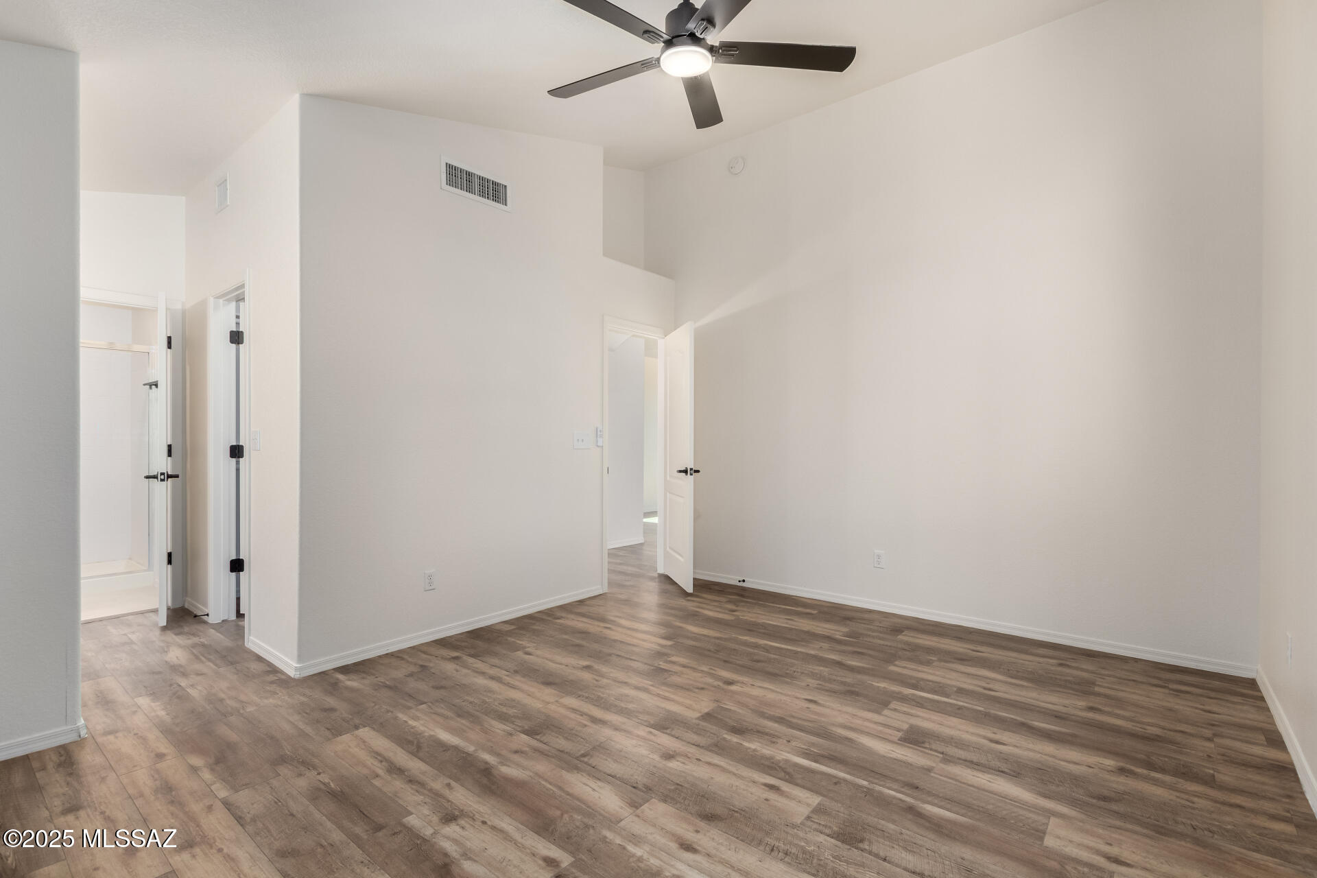 8695 N Sunnyvale Drive