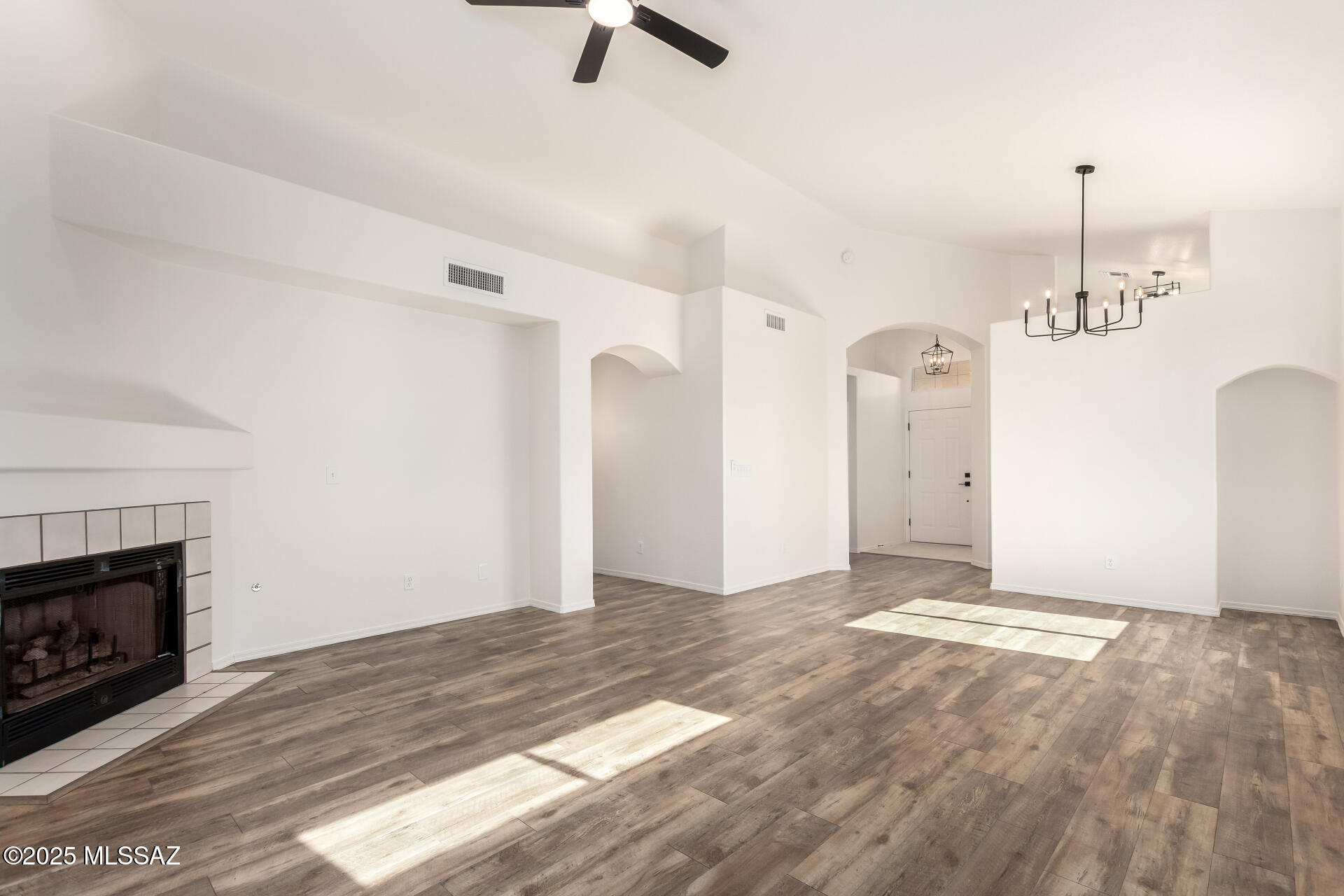 8695 N Sunnyvale Drive