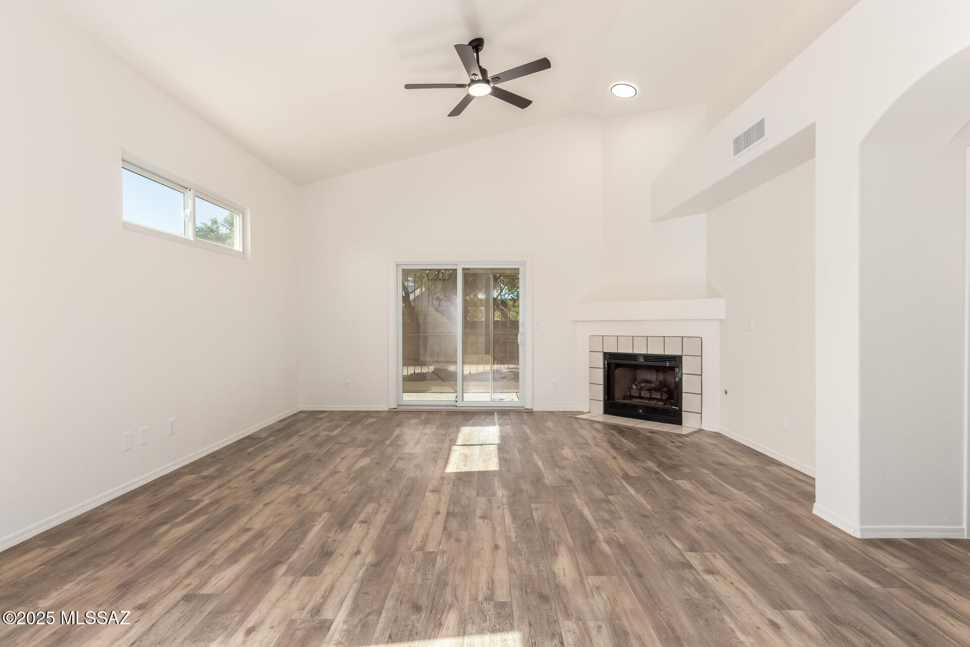 8695 N Sunnyvale Drive