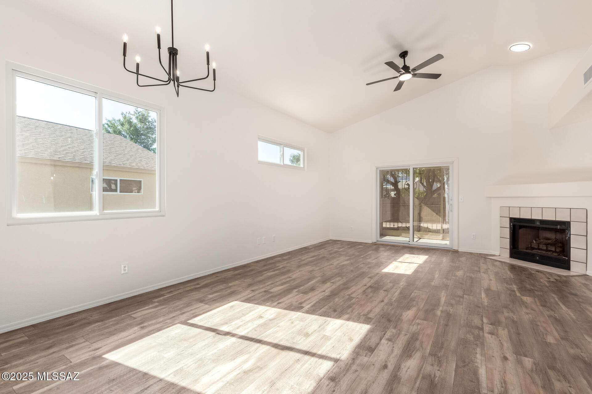 8695 N Sunnyvale Drive