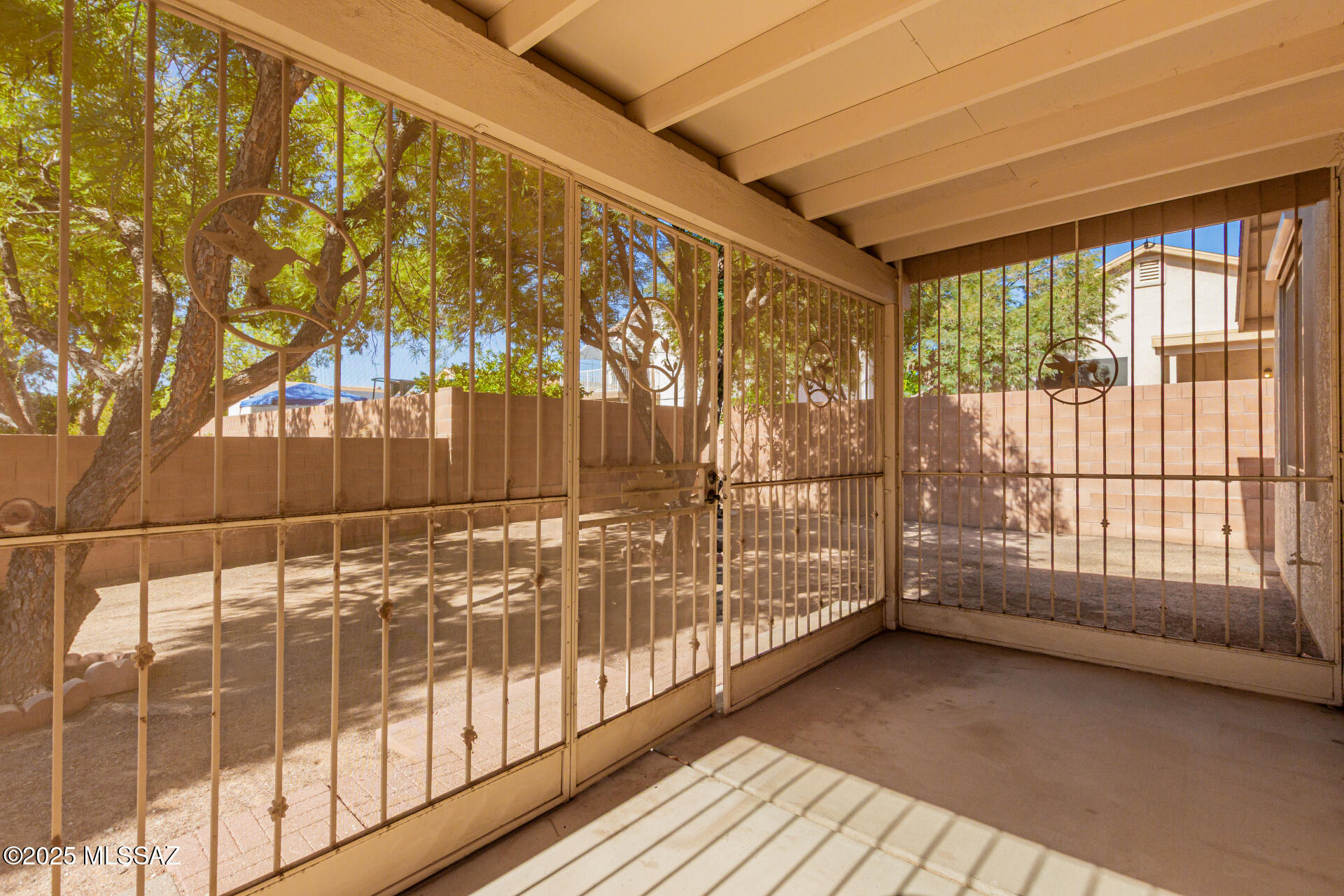 8695 N Sunnyvale Drive