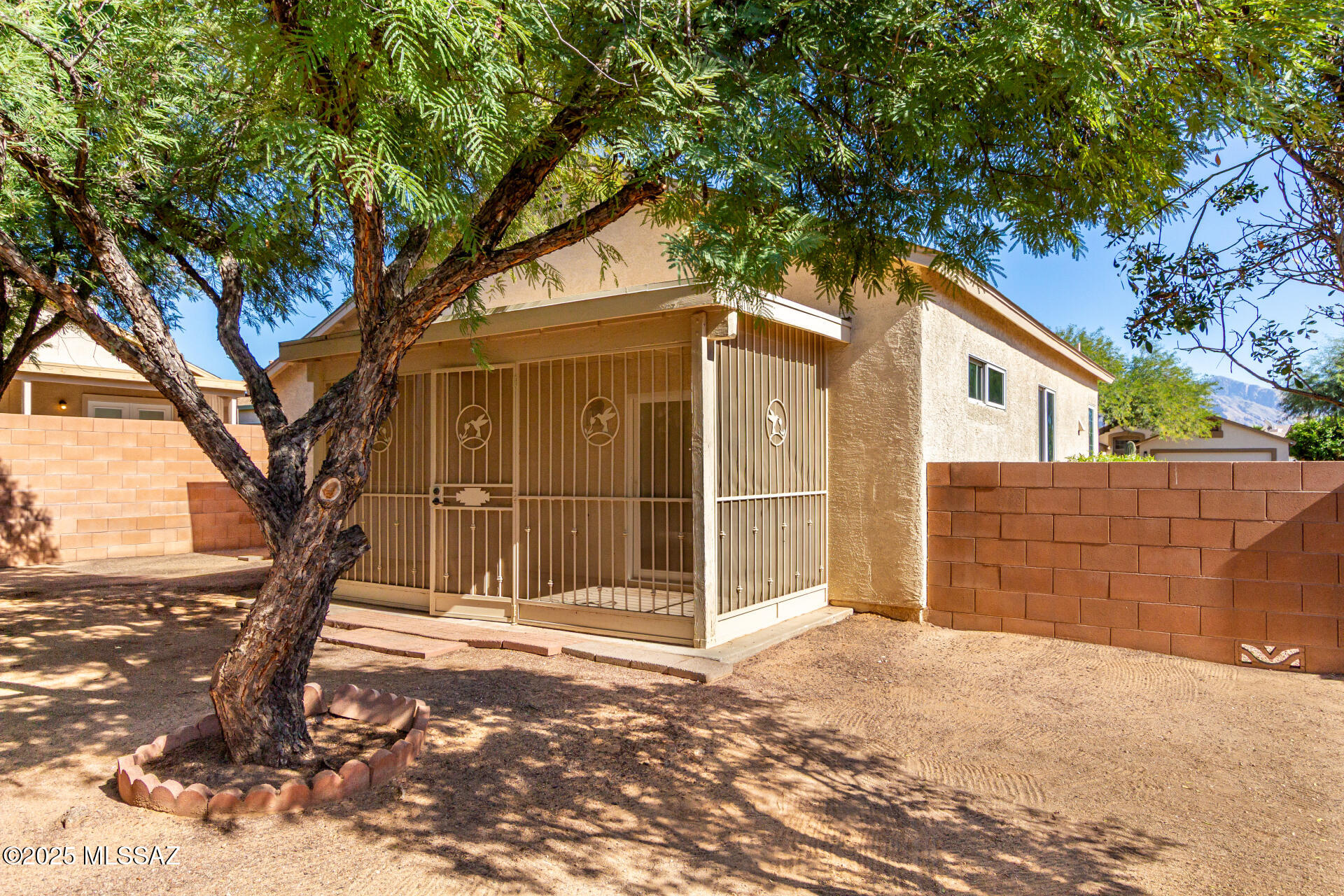 8695 N Sunnyvale Drive