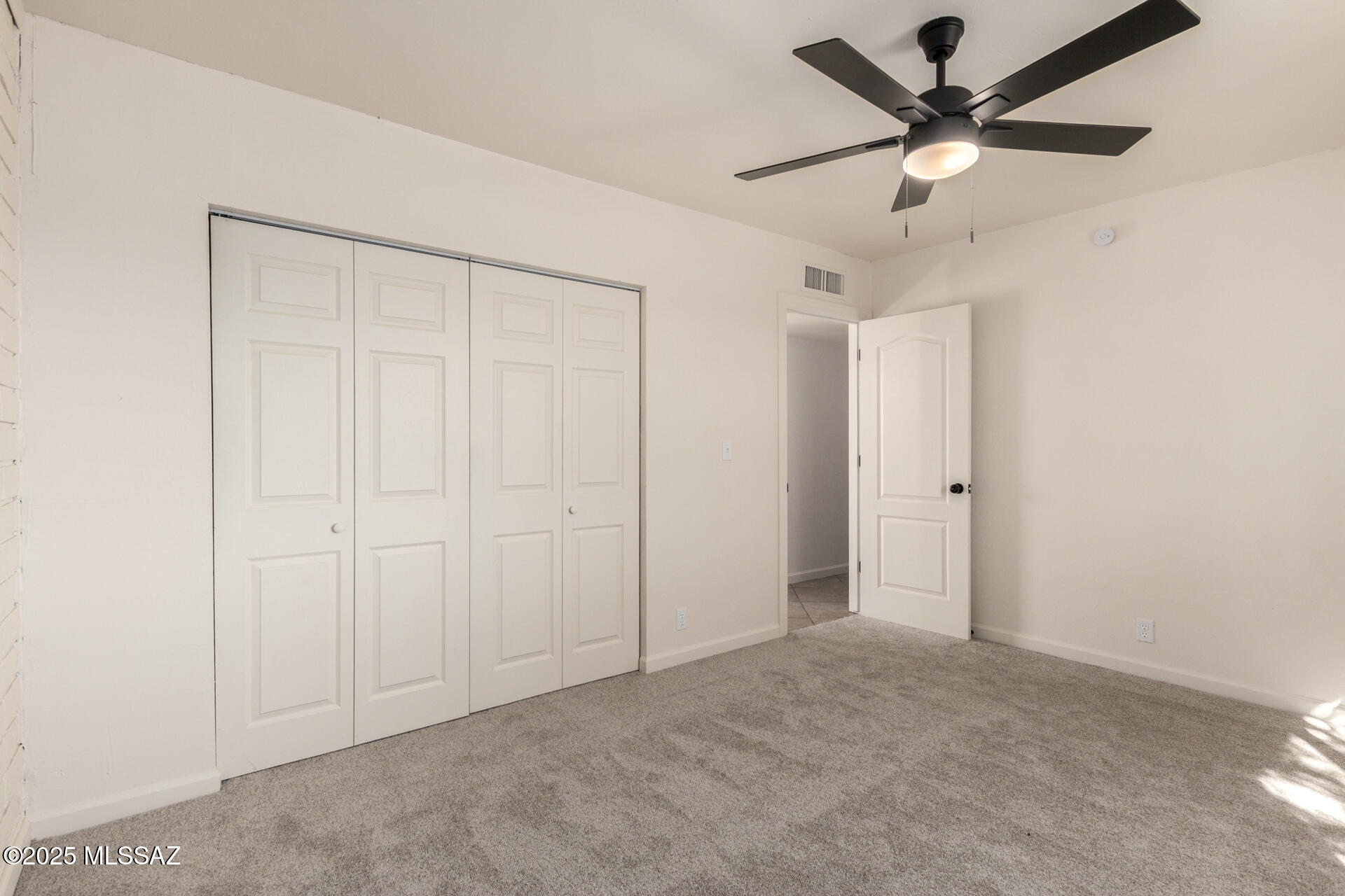 3613 E White Tail Road