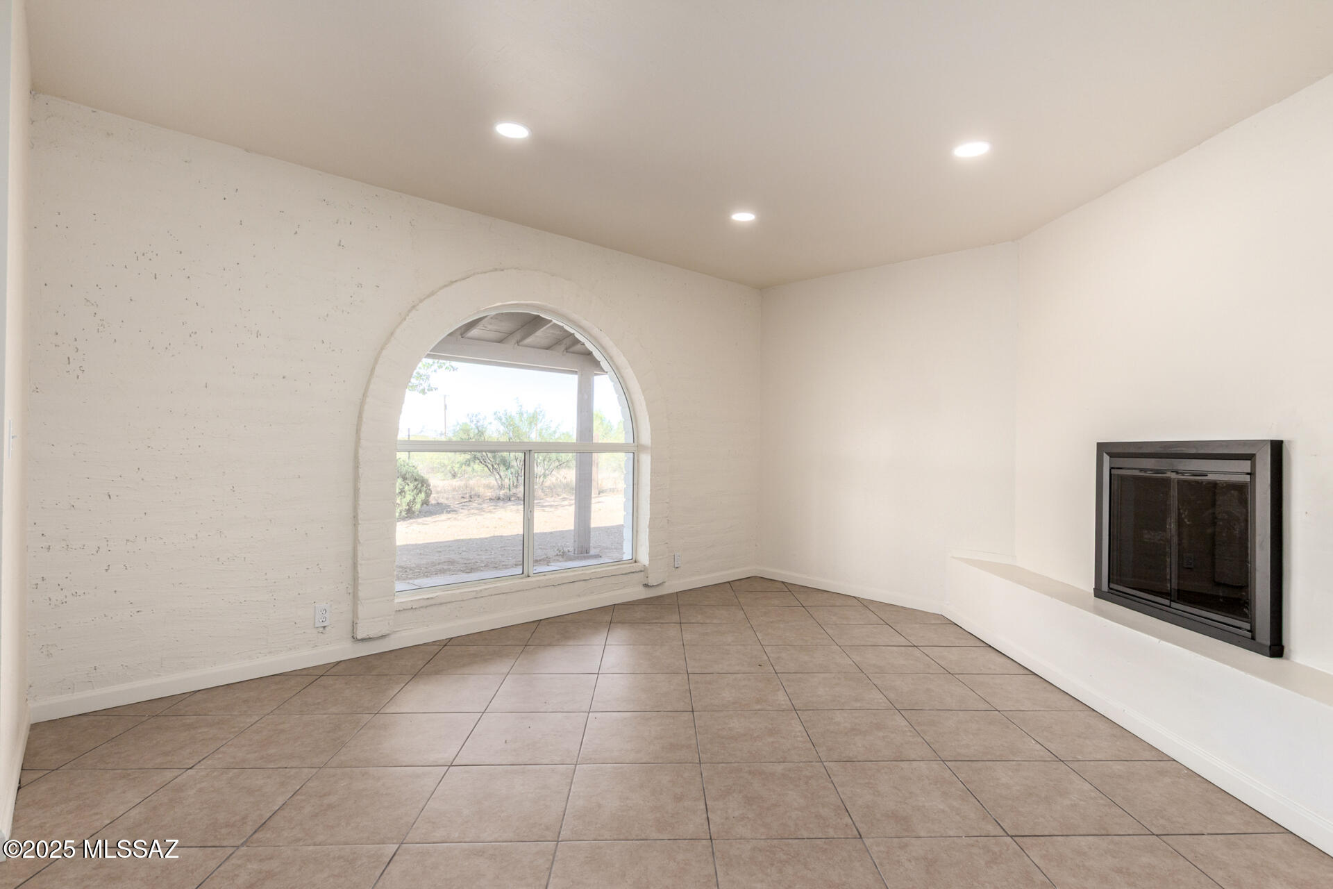 3613 E White Tail Road