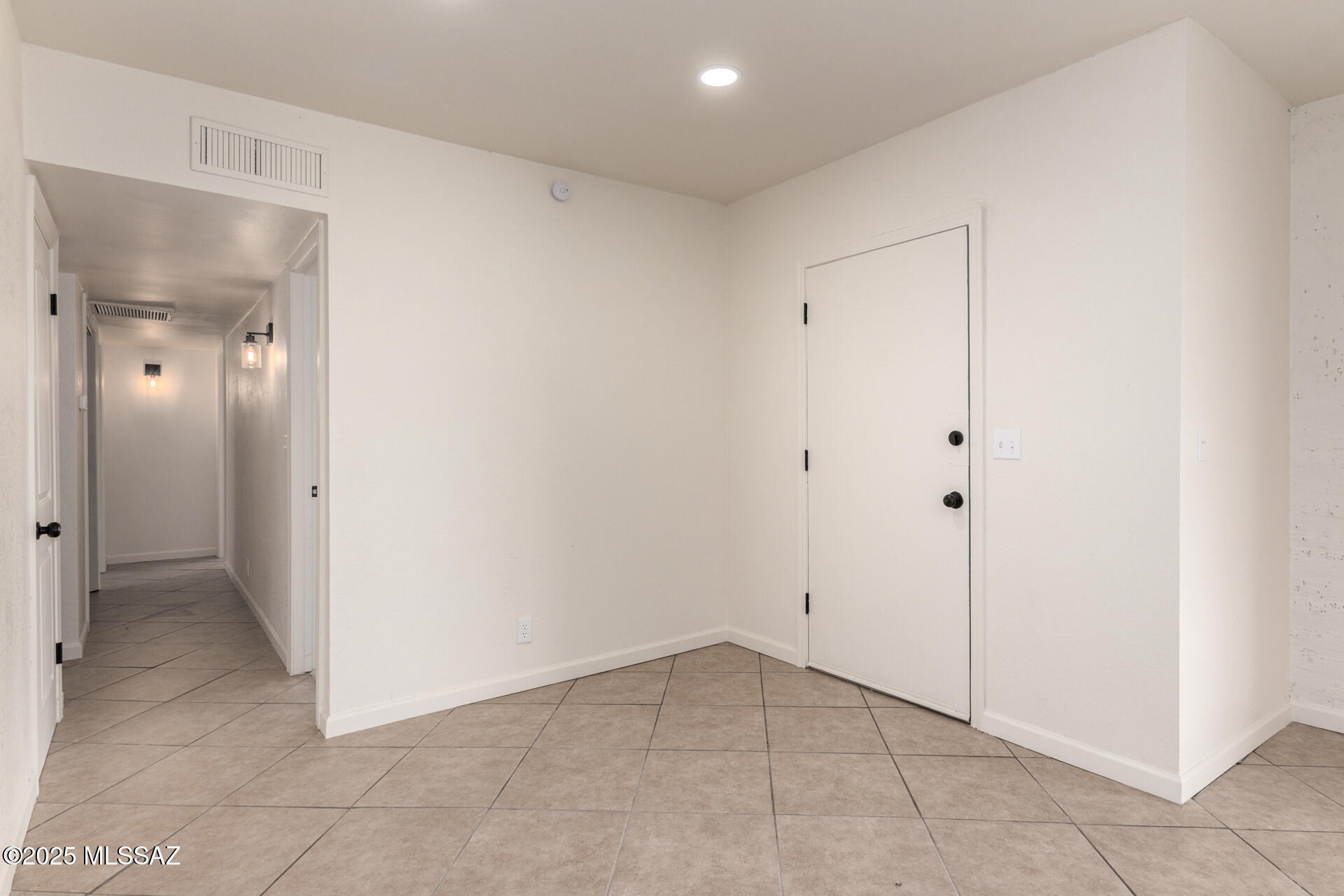 3613 E White Tail Road