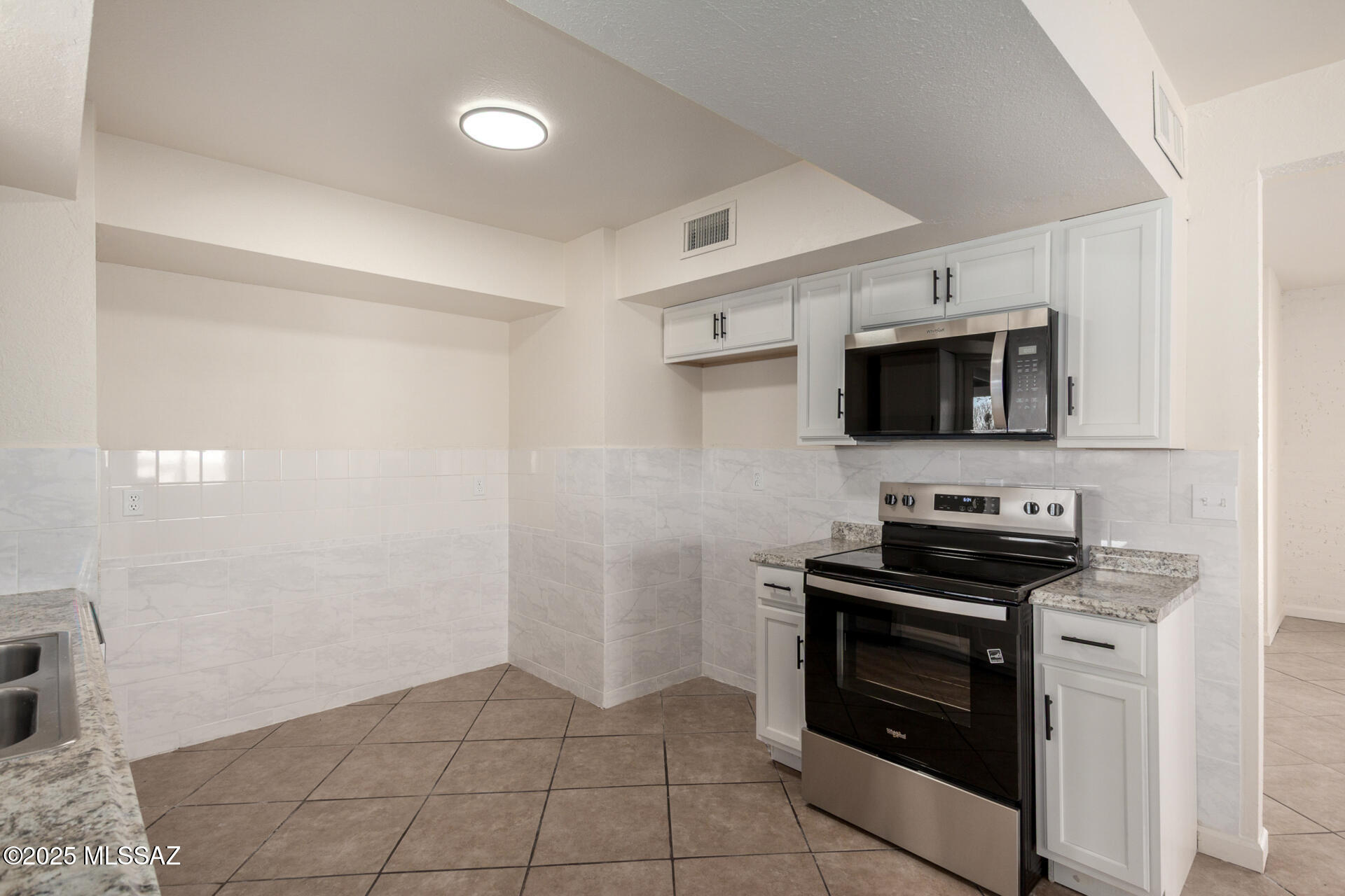 3613 E White Tail Road