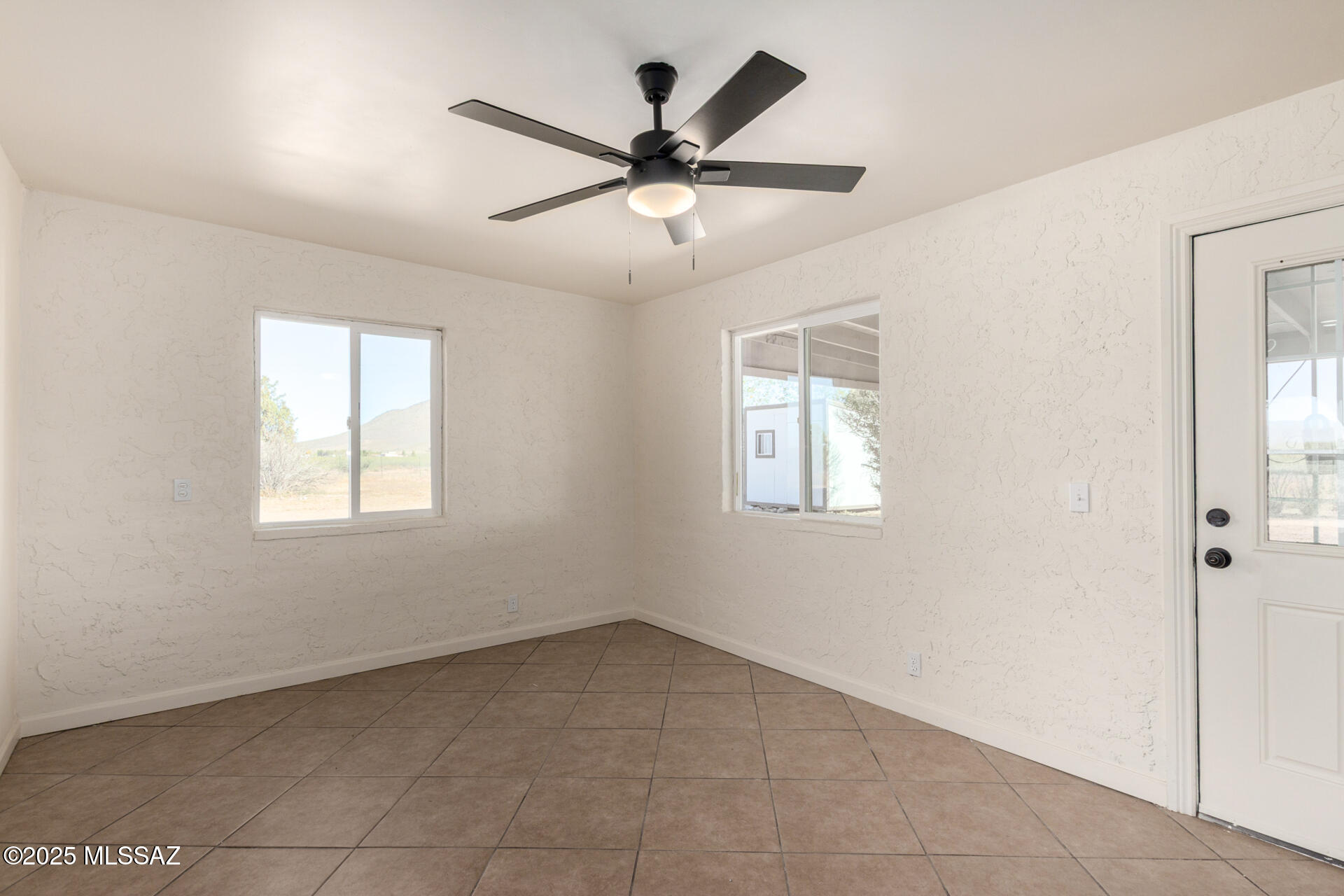 3613 E White Tail Road