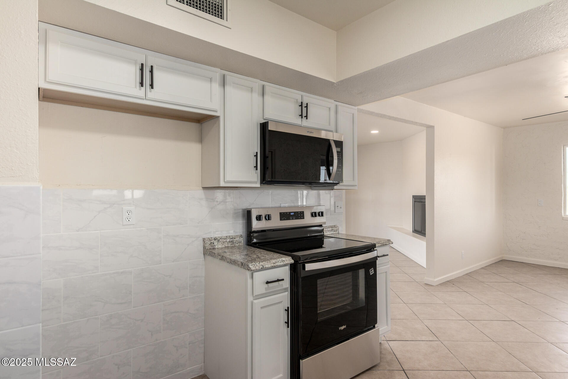 3613 E White Tail Road