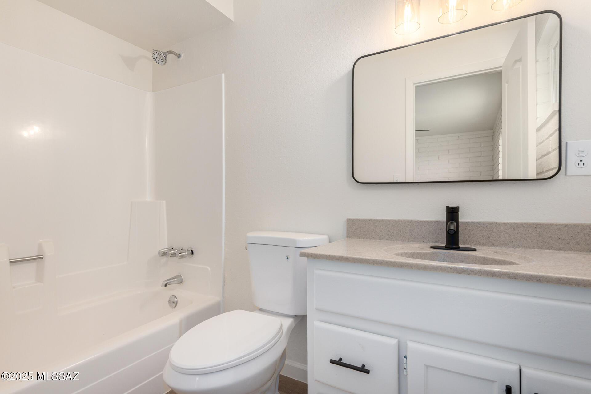 3613 E White Tail Road