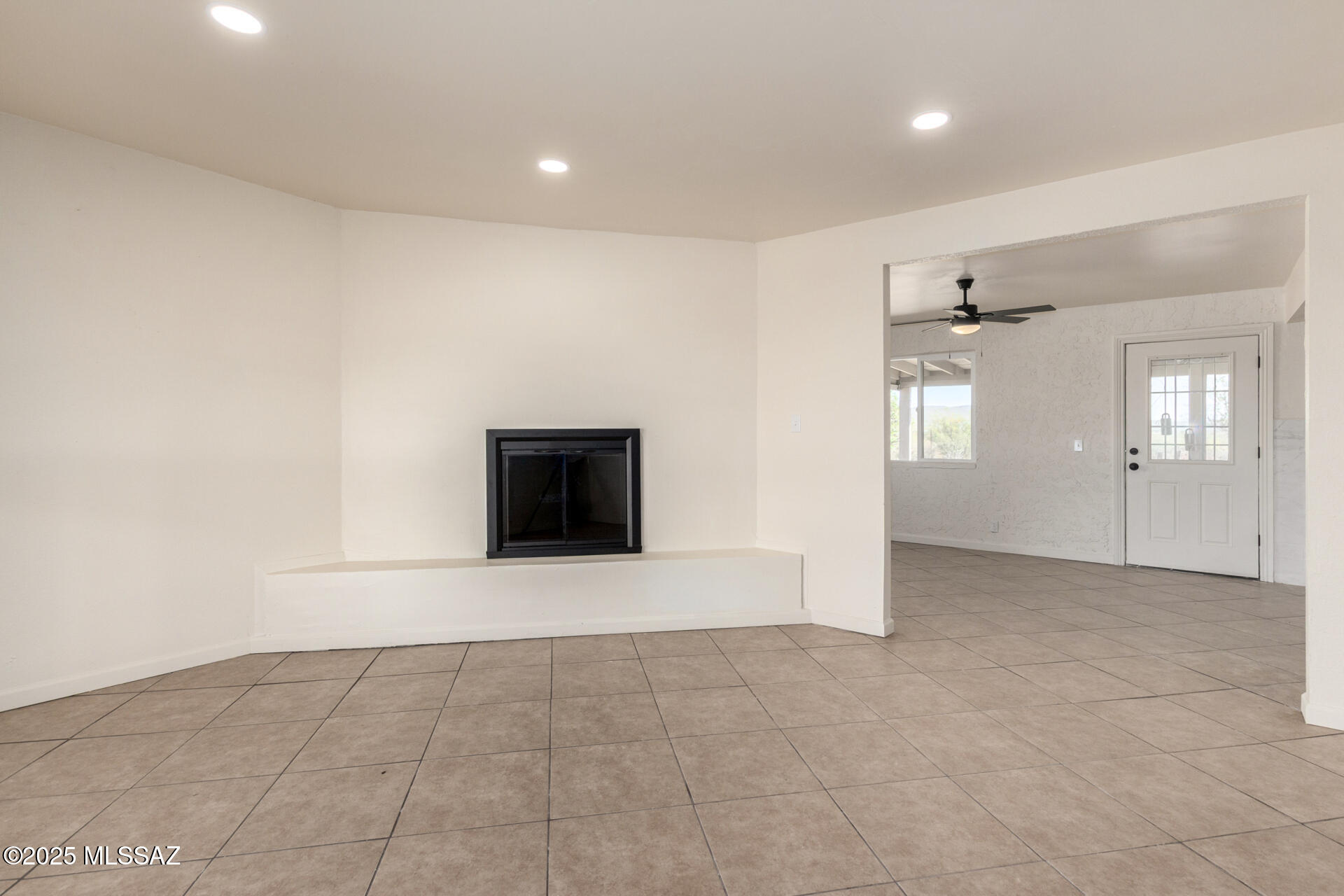 3613 E White Tail Road