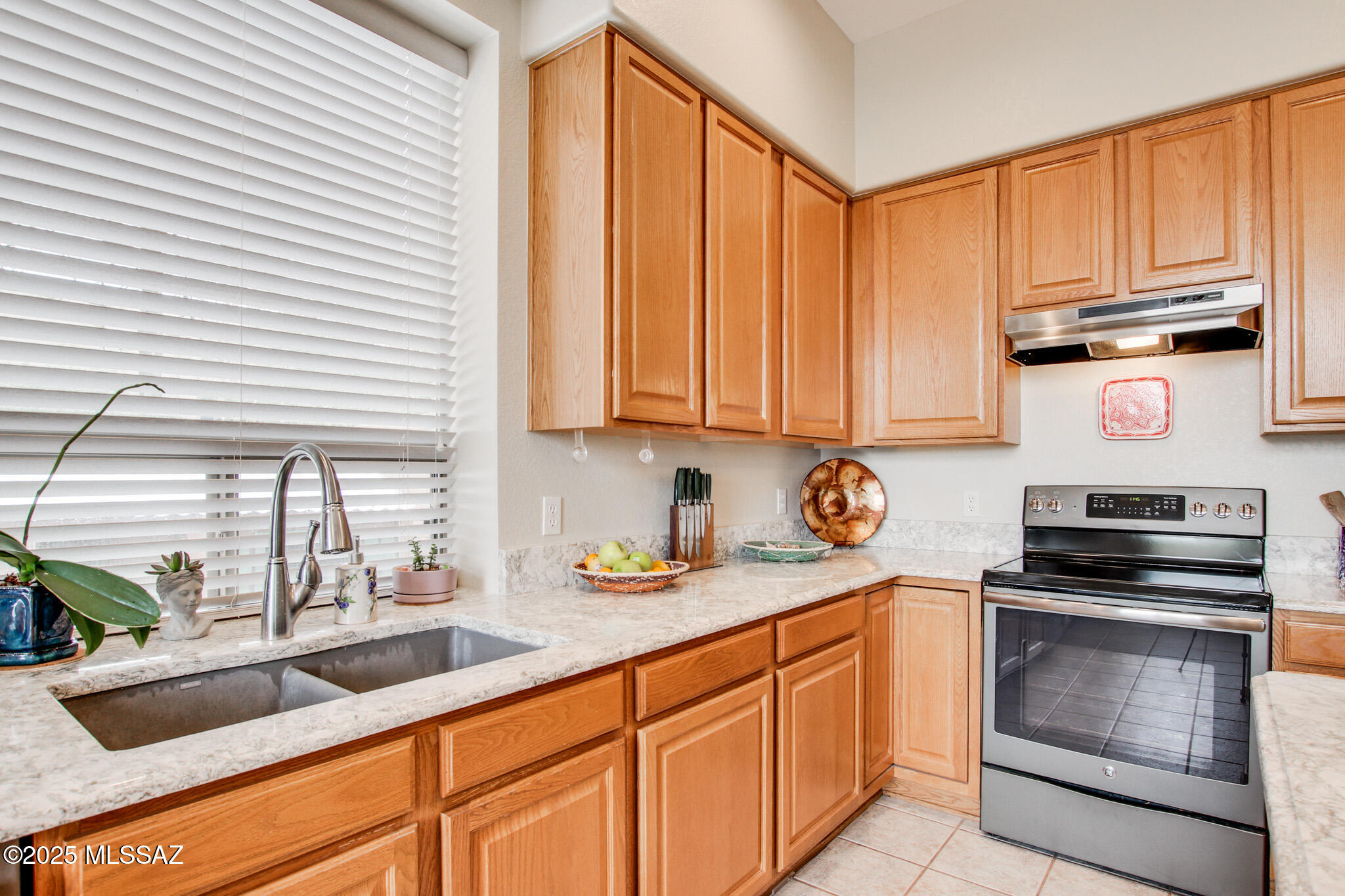 1758 W Placita de Ocampo