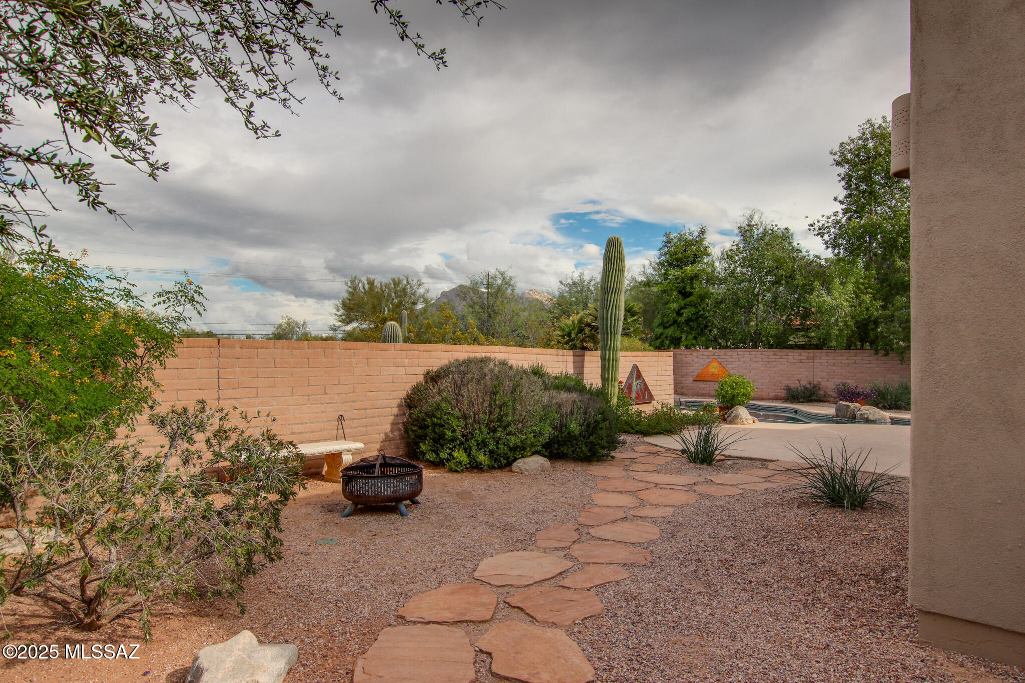 1758 W Placita de Ocampo