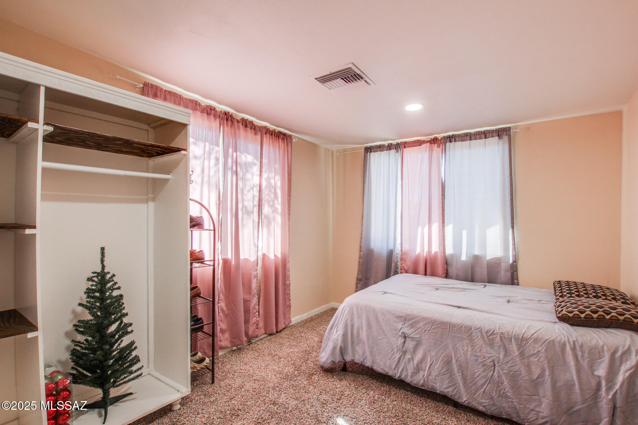 3644 E Helena Stravenue