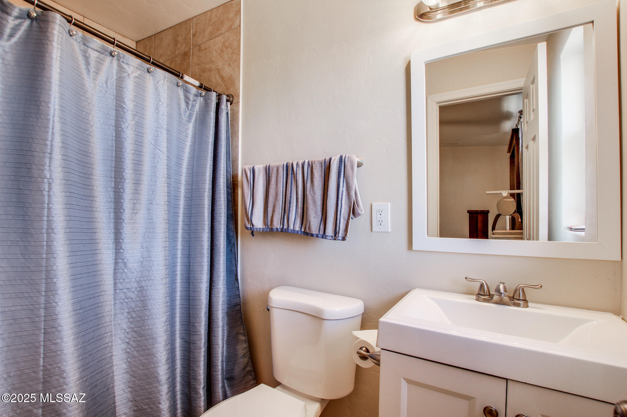 3644 E Helena Stravenue