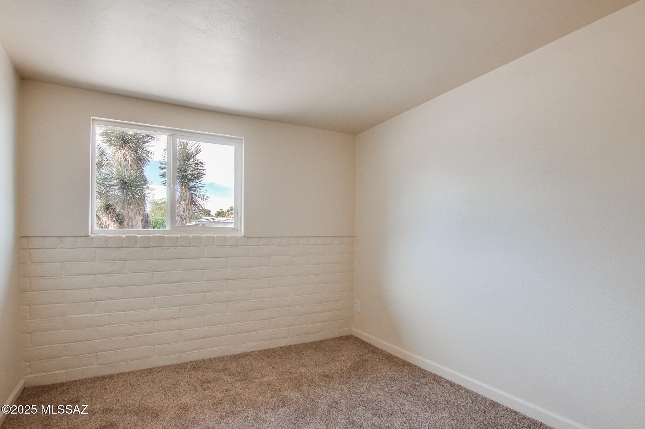 3303 S Manitoba Avenue