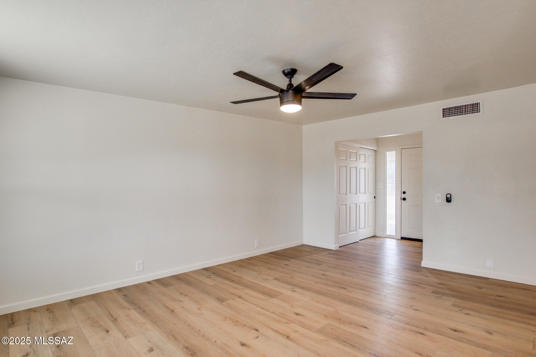 3303 S Manitoba Avenue