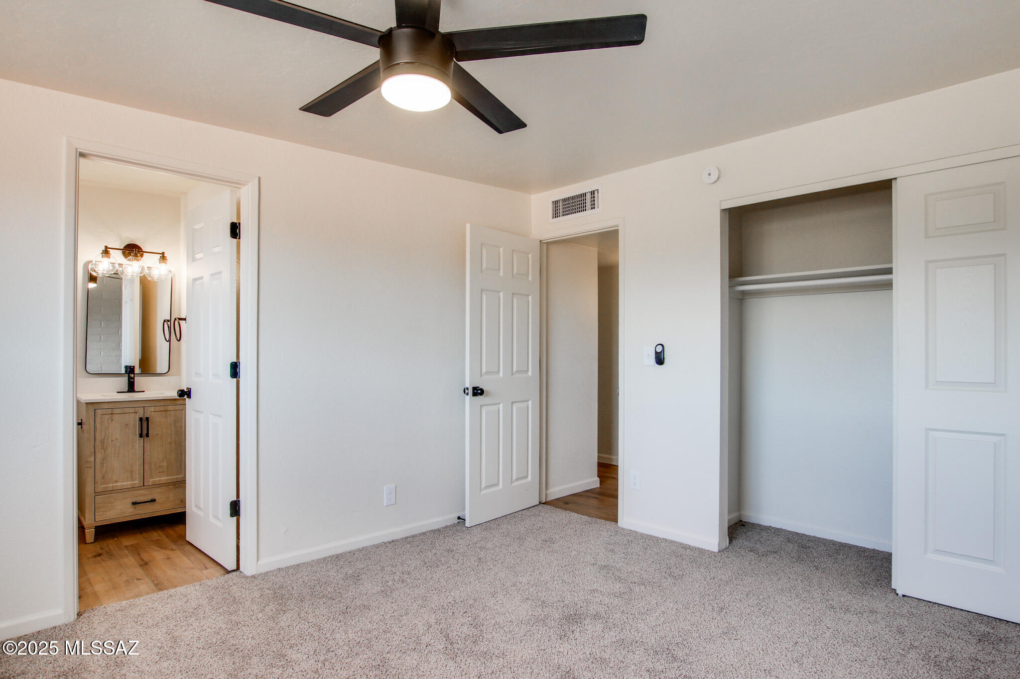 3303 S Manitoba Avenue